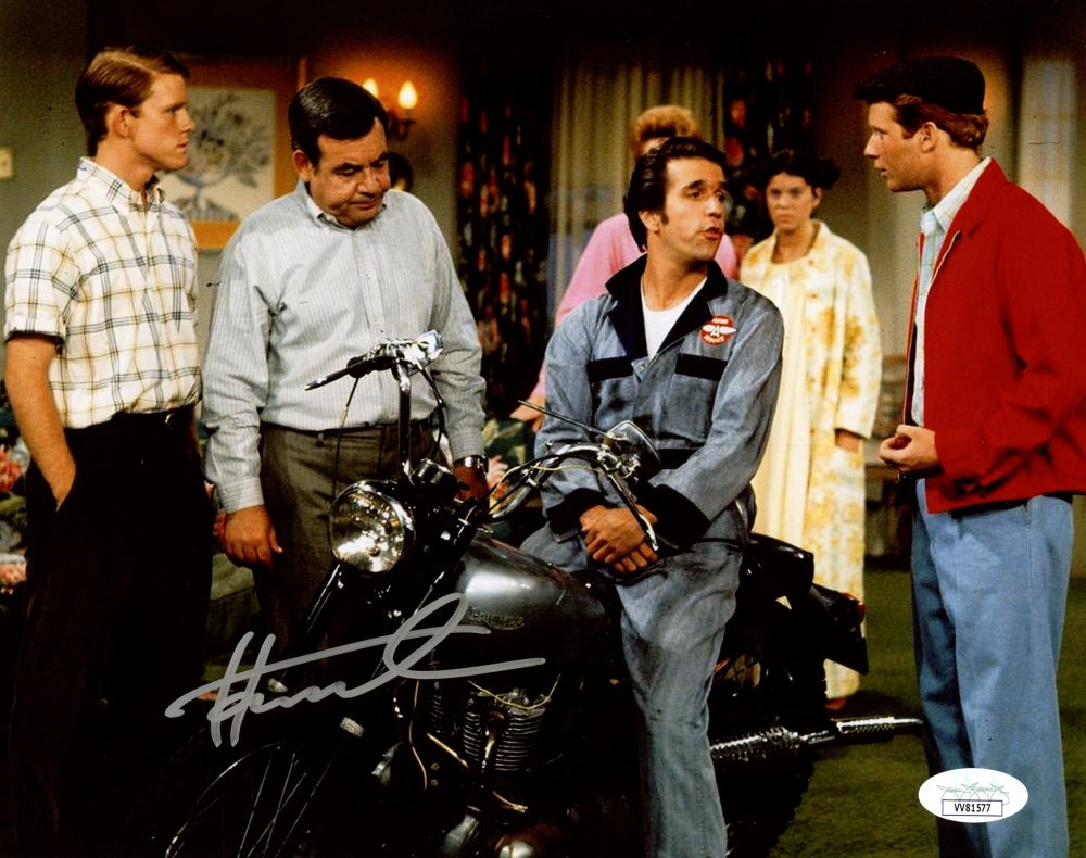 Henry Winkler Signed "Happy Days" 8x10 Photo (JSA) Arthur "Fonzie" Fonzarelli