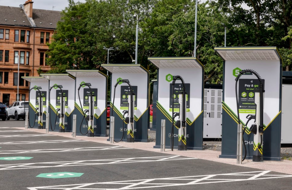 Arnold Clark Launches Public Ultra-Rapid EV Charging Network Across the UK