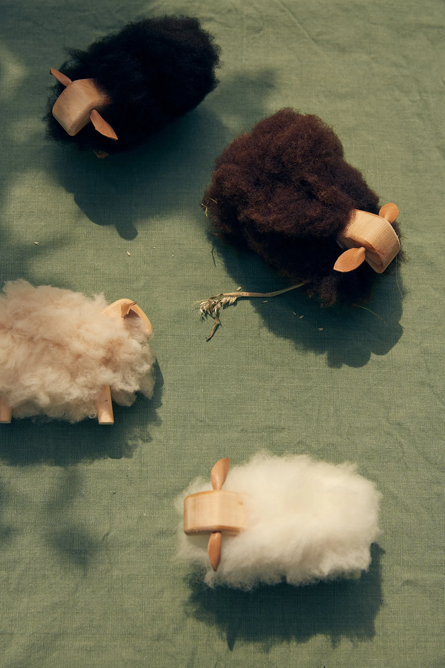 Holztierli Schaf Schweizer Holz.jpg