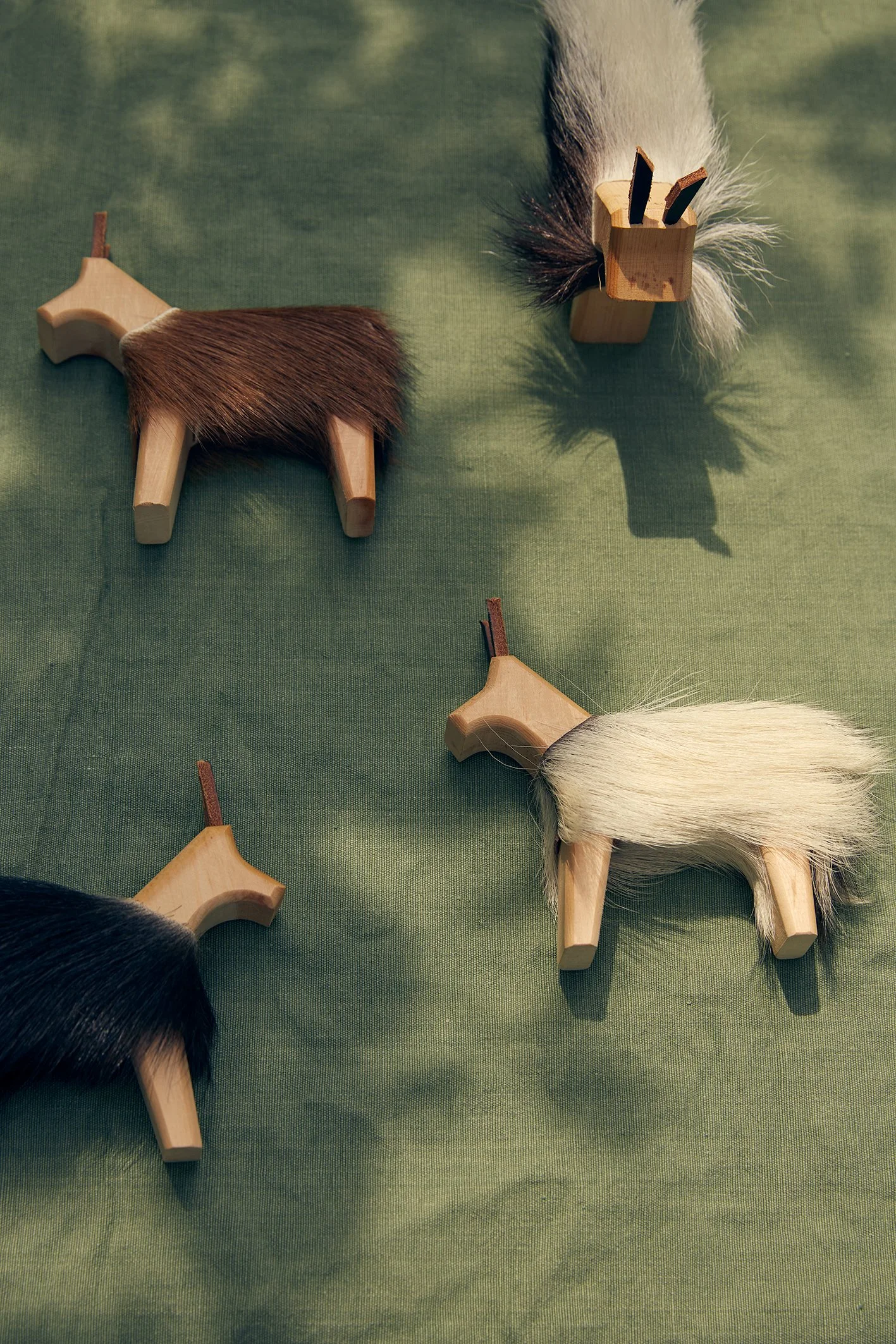 Holztierli Geiss - Arvenholztierli aus der Schweiz.jpg