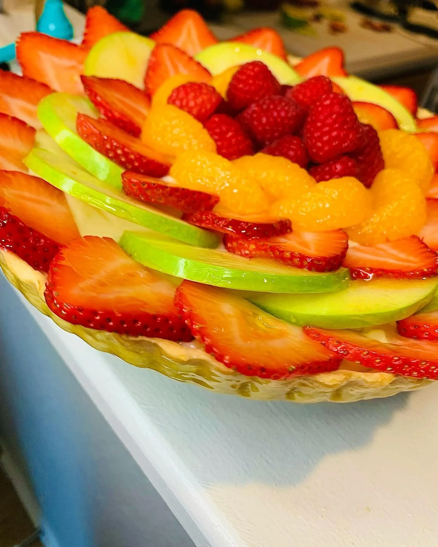 Banana 🍌 pastry cr&egrave;me , apricot glaze , and fresh fruit tart ❤️🔥 #chefgreer #fortriley