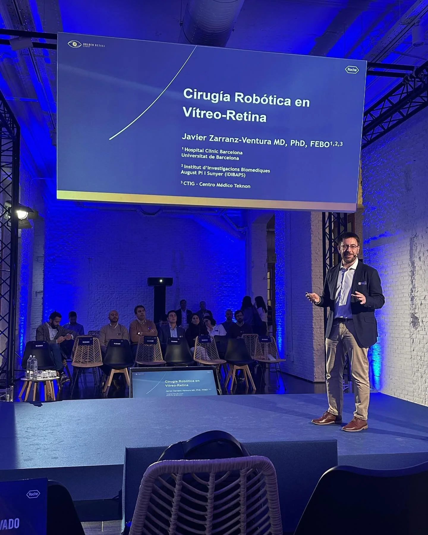 Golden Retina 2025 by @roche_es Mas all&aacute; de lo excepcional. 
Un placer participar presentando un tema fascinante: &ldquo;Cirug&iacute;a Rob&oacute;tica en V&iacute;treo-Retina&rdquo;!!!🦾👁️
Excelente reuni&oacute;n de actualizaci&oacute;n en 