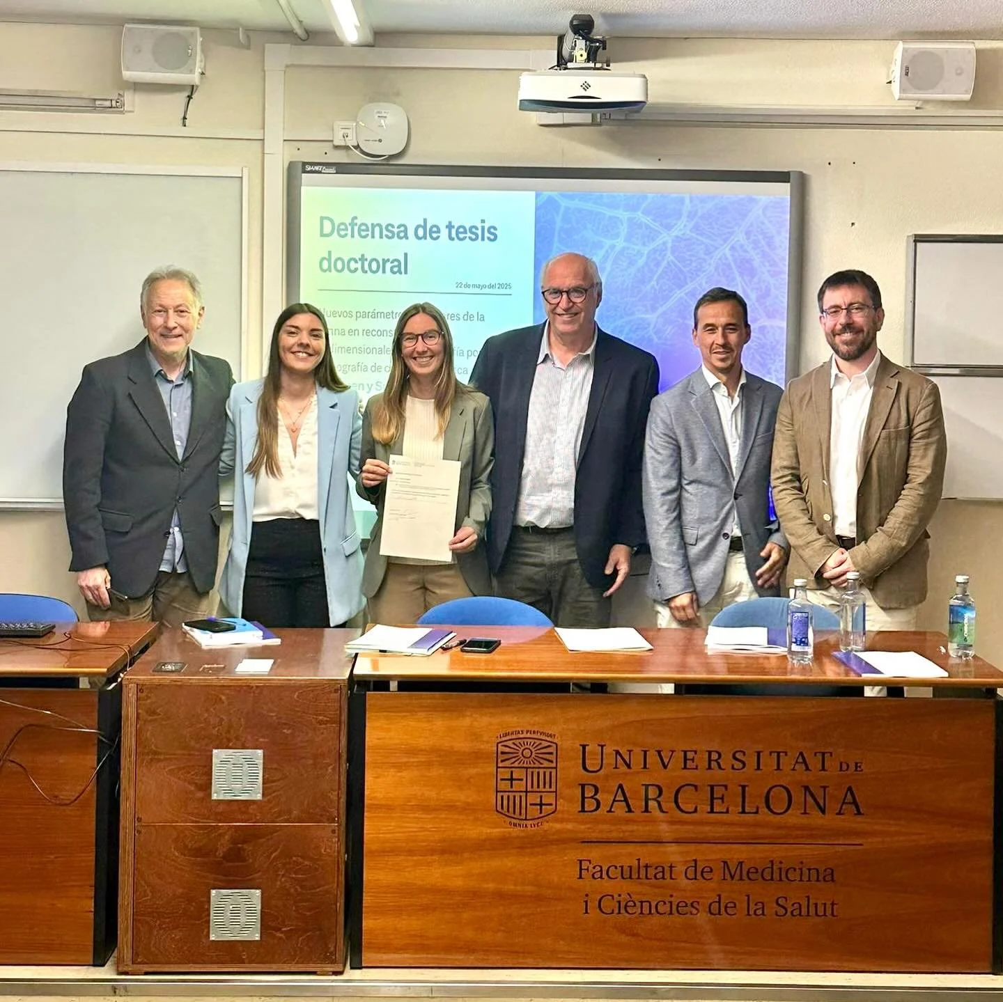 Hoy ha defendido su Tesis Doctoral en la @unibarcelona @silvia.feu : 
&ldquo;NUEVOS PAR&Aacute;METROS VASCULARES DE LA RETINA EN RECONSTRUCCIONES, TRIDIMENSIONALES DE ANGIOGRAFIA POR TOMOGRAFIA DE COHERENCIA &Oacute;PTICA: VOLUMEN Y SUPERFICIE
VASCUL