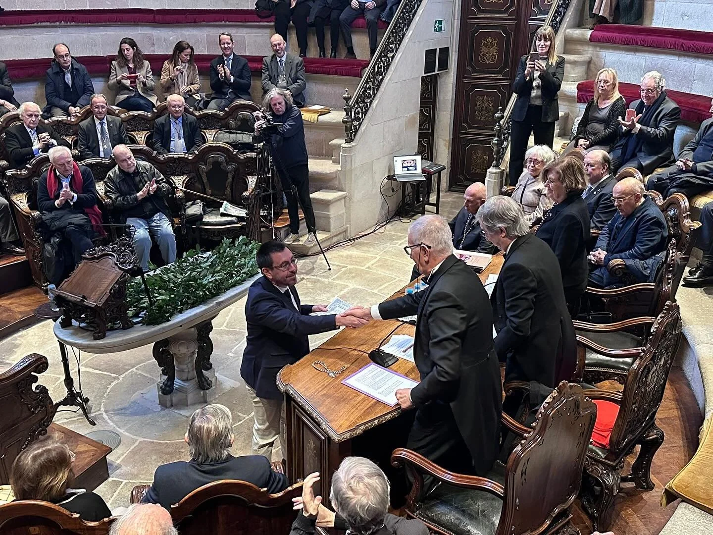 Un honor ingresar como Acad&eacute;mico Correspondiente por Premio en la Reial Acad&egrave;mia de Medicina i Cirurgia de Catalunya. Agradecimiento eterno a mis mentores, maestros, compa&ntilde;eros de trabajo, colaboradores, amigos y familia a lo lar