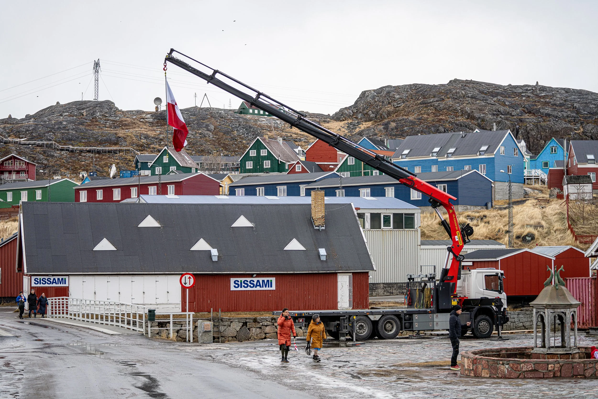 Trump-imut akerliussutitsimut takutitsineq / Protest rally against Trump