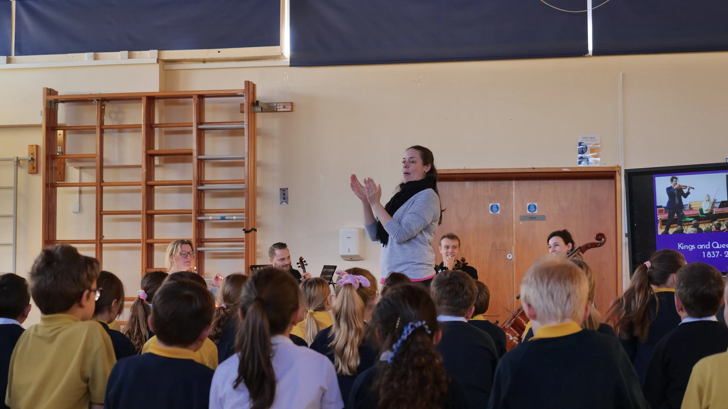 Over 600 children given music lessons about Kings and Queens