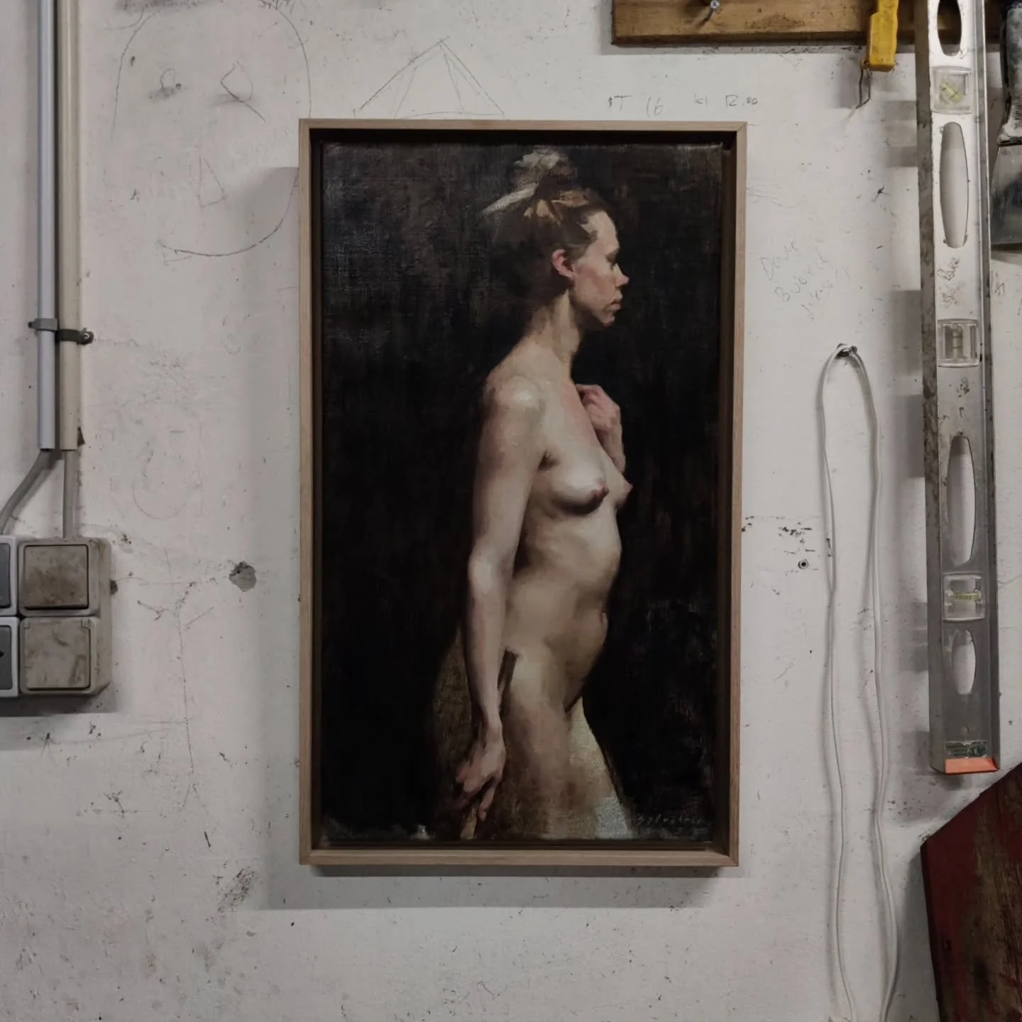 Long pose from my student time at @florenceacademyofartswe ☀️

Oil on linen
2023

Sold to a private collector 🔴

#longpose #academicart #oiloncanvas #figurepainting