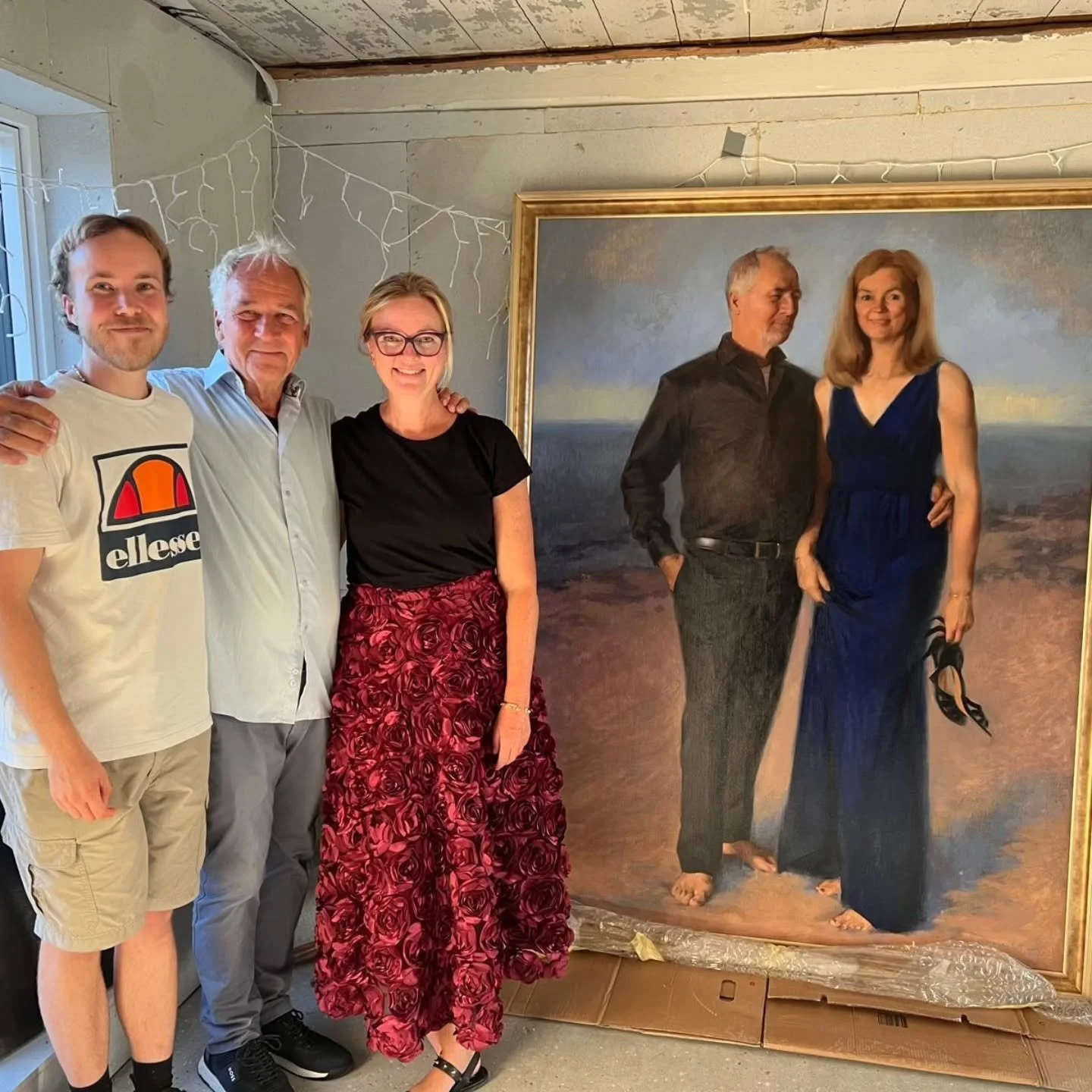 I'm so grateful to everyone who showed up to the reveal of my portrait commission and a pop-up exhibition of a few of my recent paintings. Thank you to everyone who bought my work and to Peter and Ulla for the opportunity to paint their portrait - my