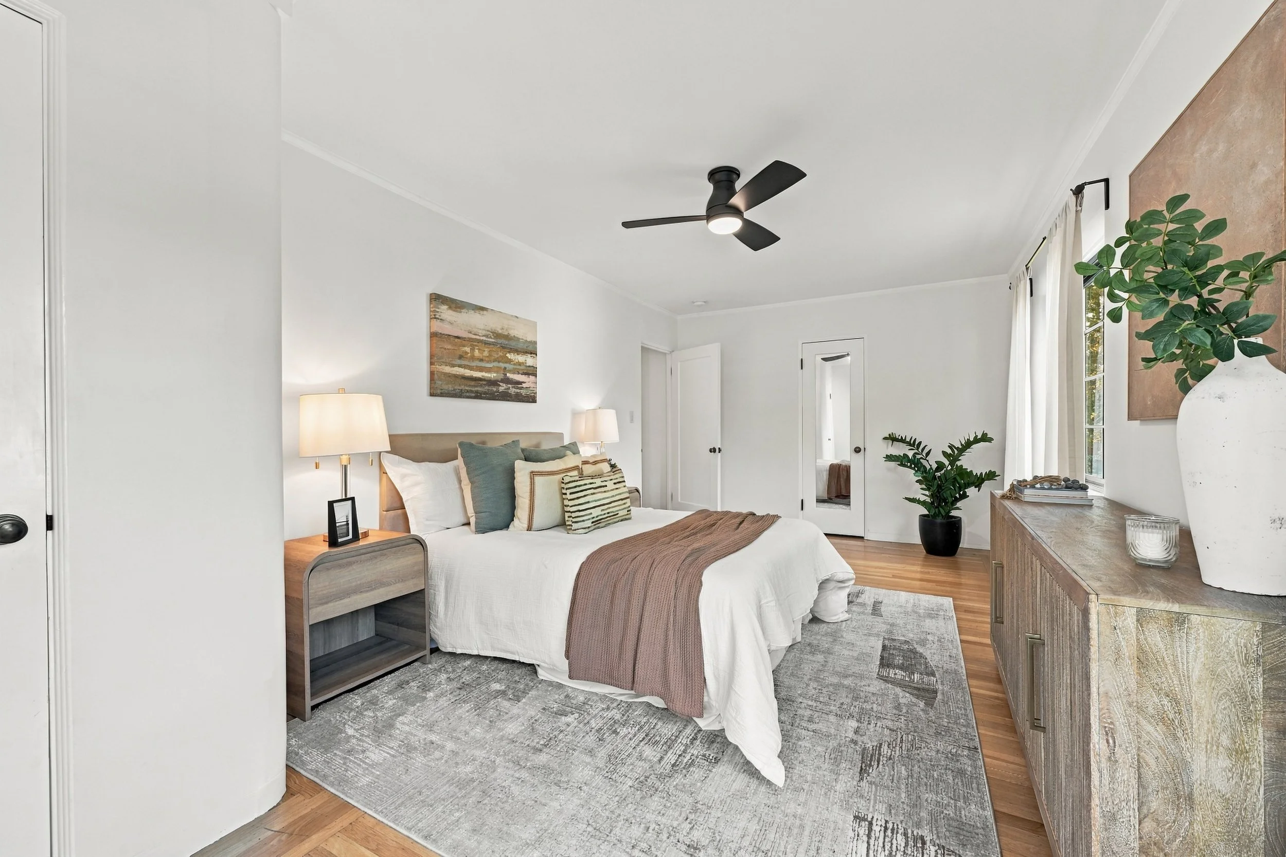 2743 Land Park Dr 73.jpg