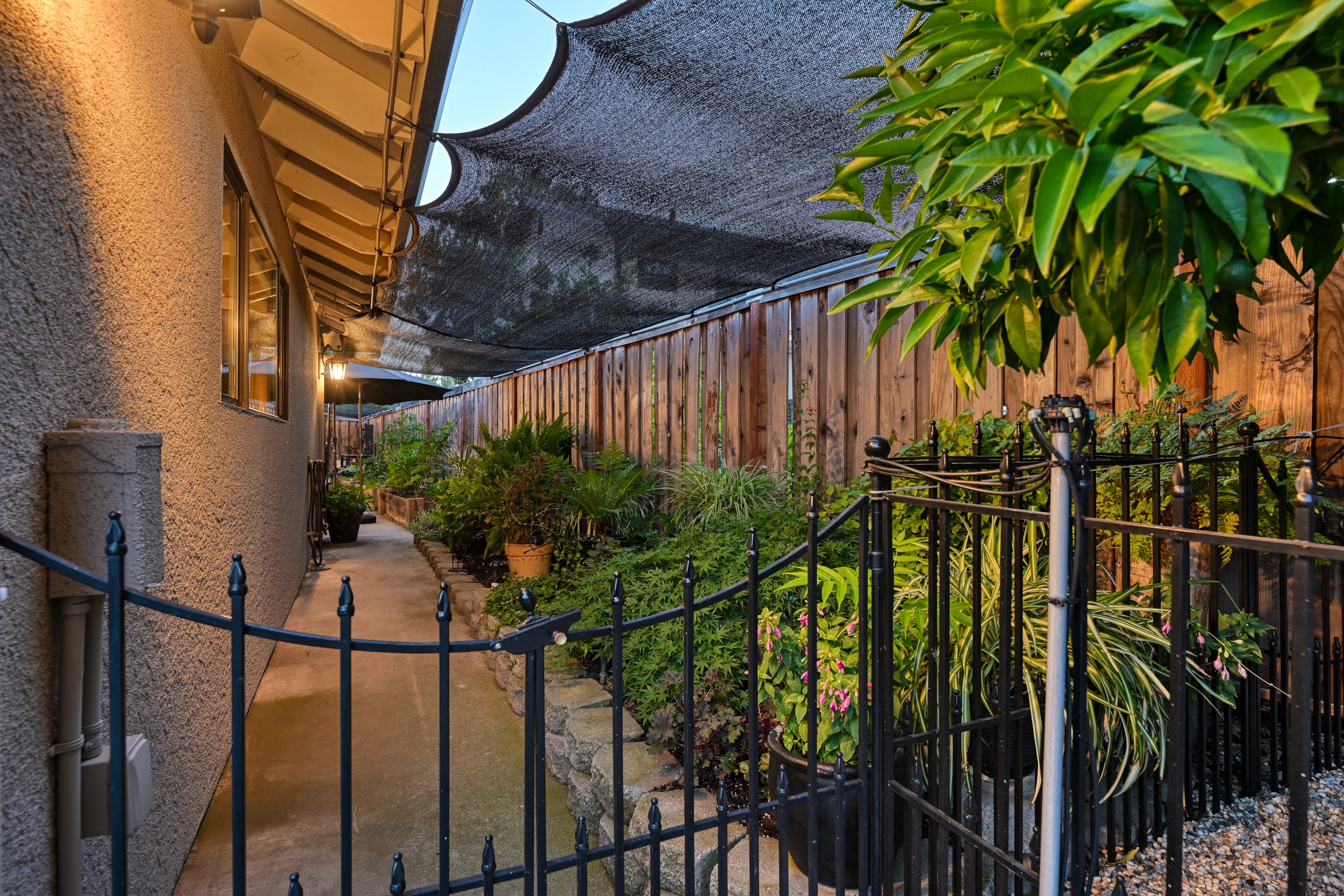 3737 Sweetwater Dr 28.jpg