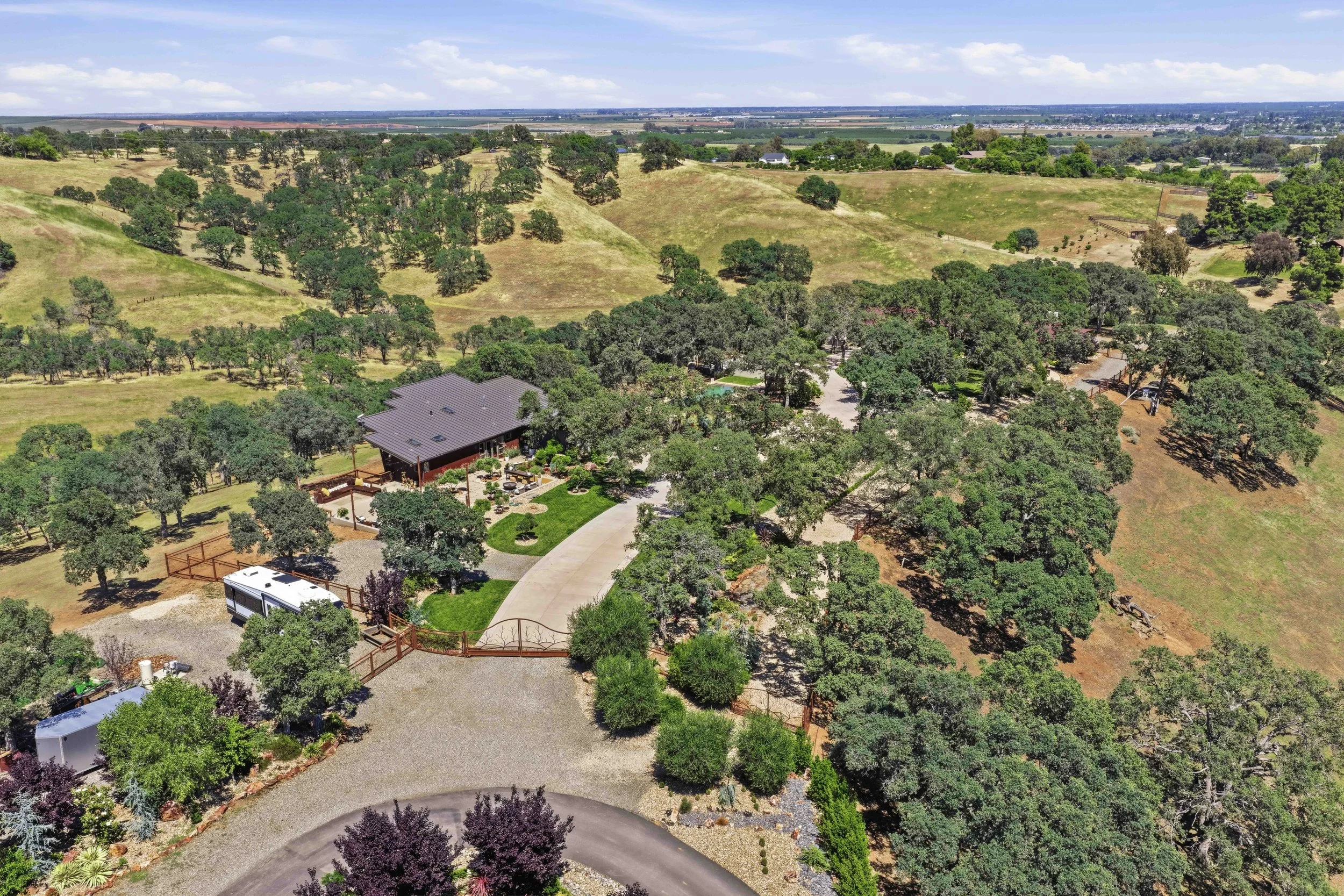 26000 Venado Dr - Daytime _8_1.jpg