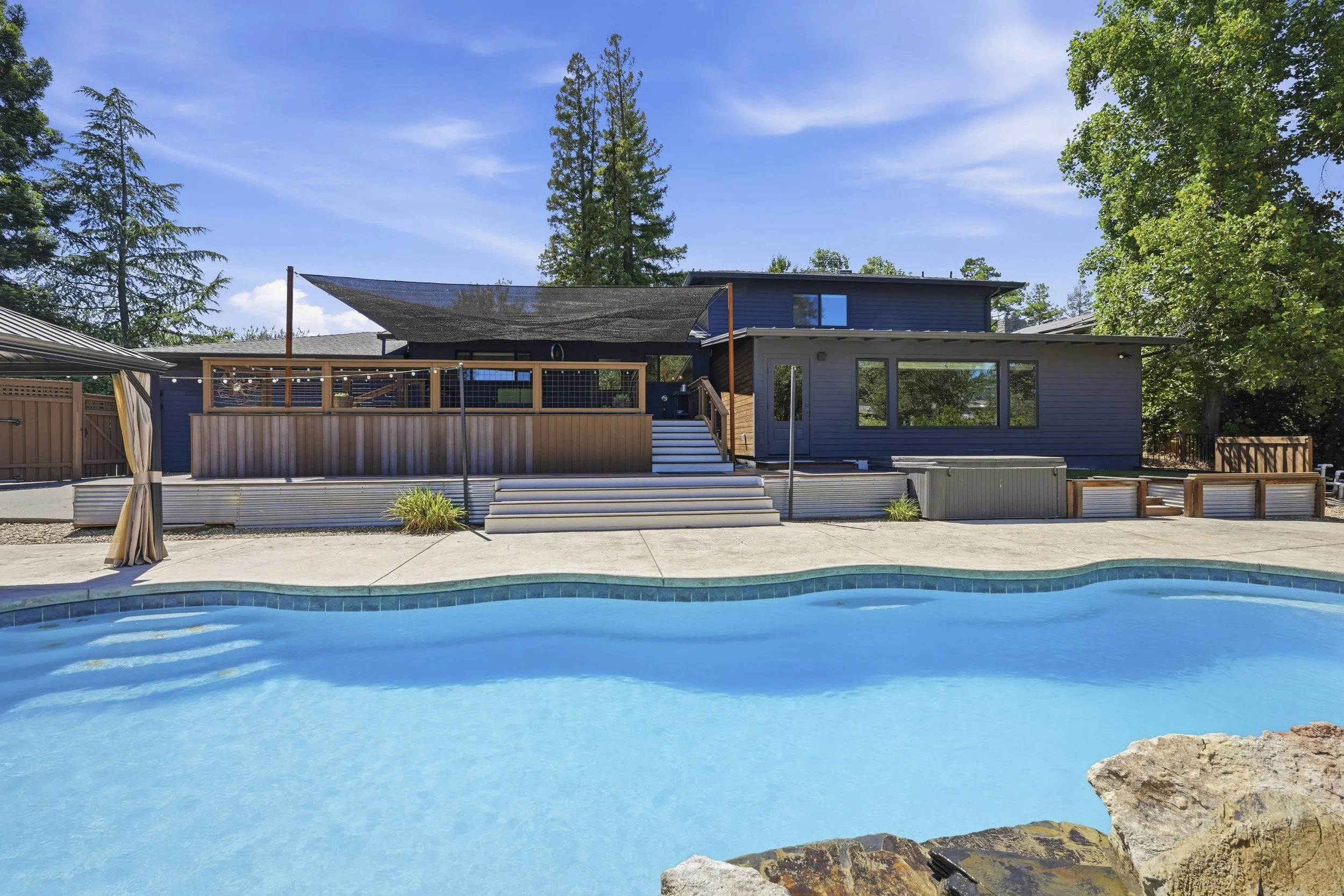 4440 Lawrence Dr _79.jpg