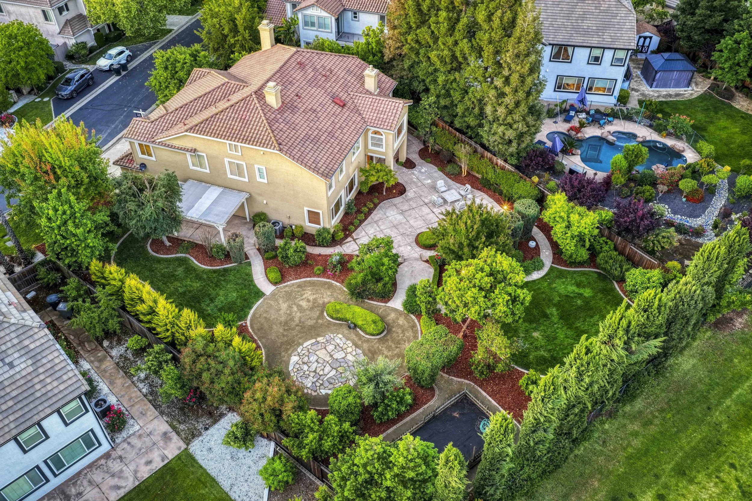 2228 Belvedere Cir - Twilight 6.jpg