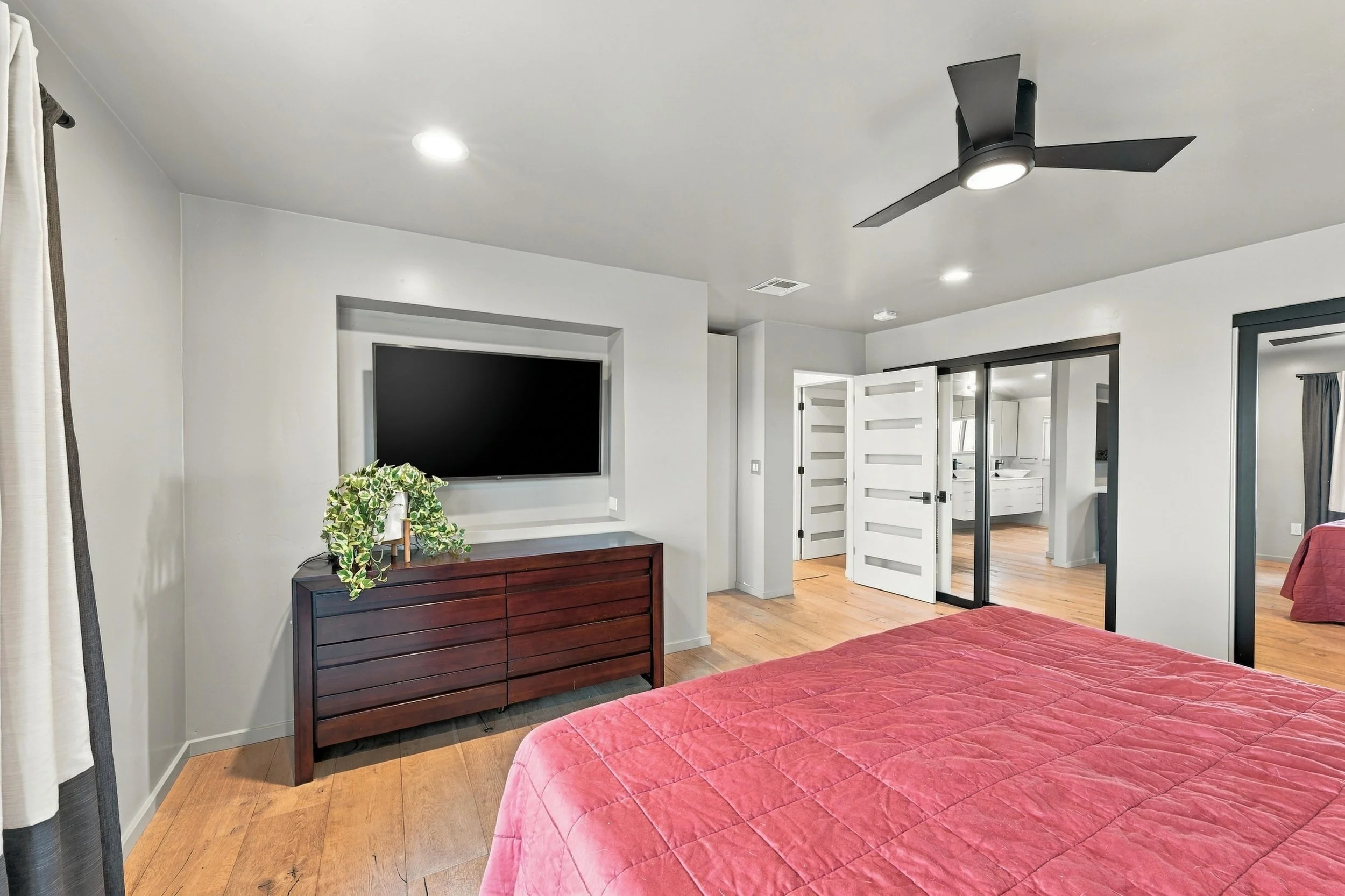 7882 Lakeshore Dr 44.jpg