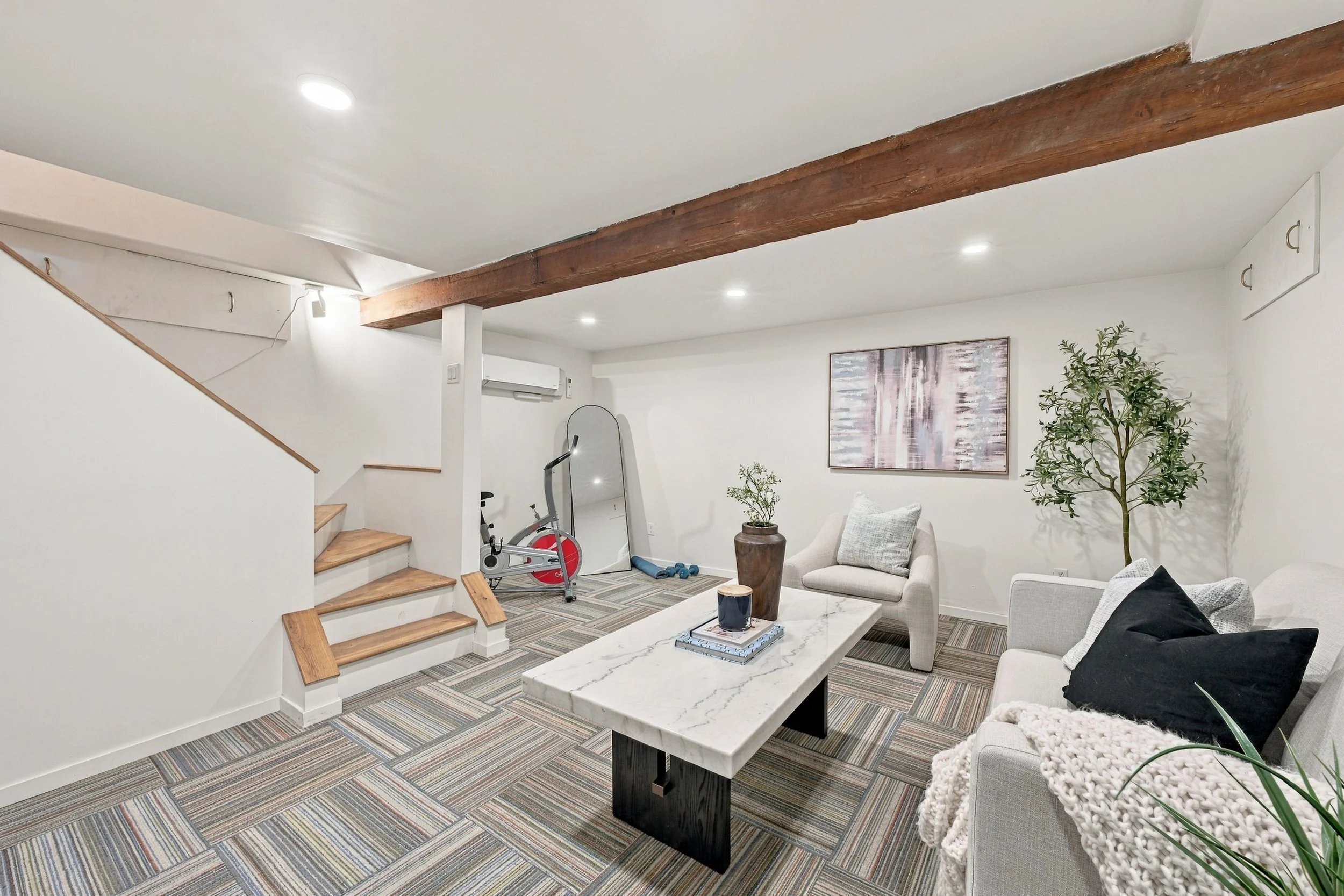 2743 Land Park Dr 35.jpg