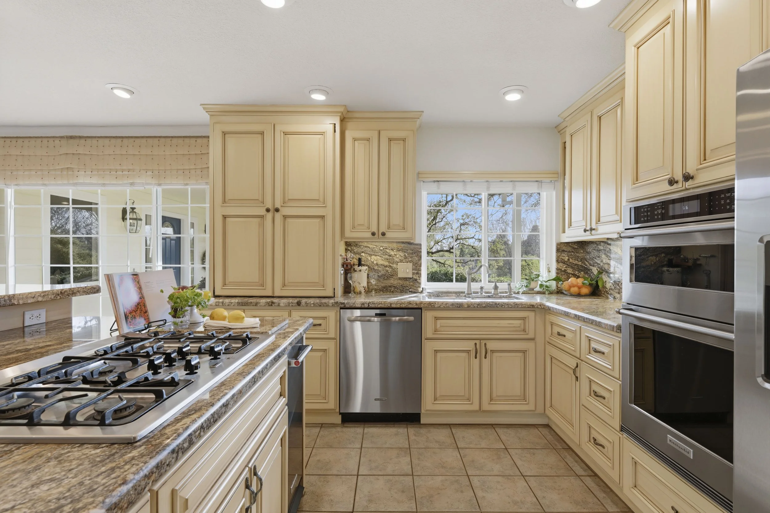 9240 Rock Springs Rd _111.jpg