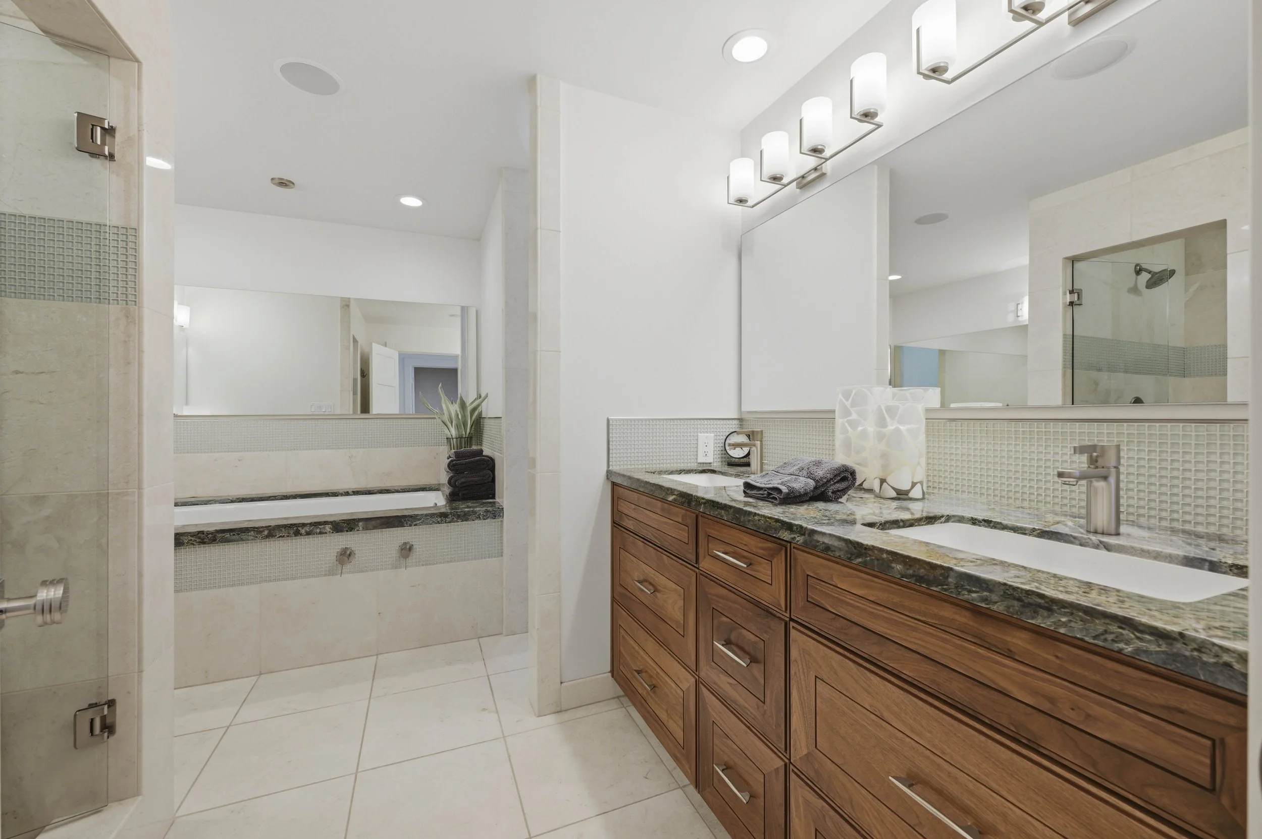 7905 Brook Ct 72.jpg