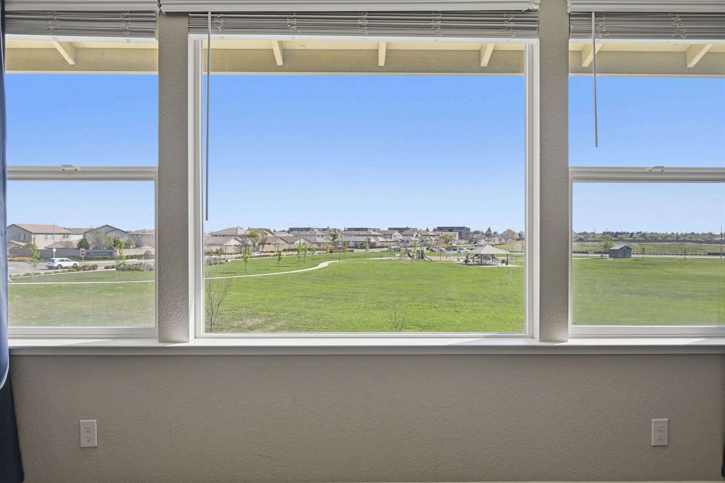 2012 Van Ruiten Dr _30.jpg