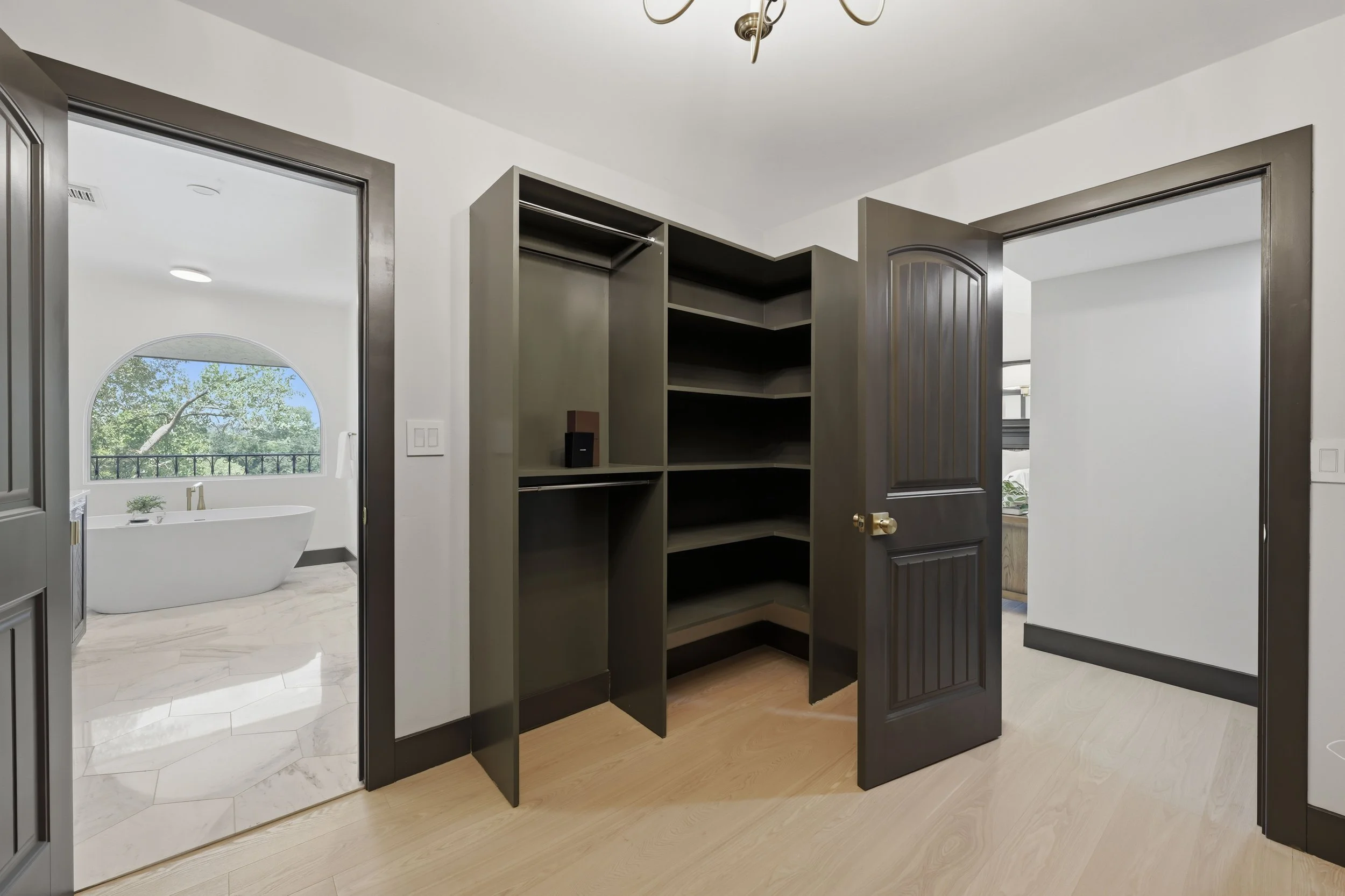 9815 Mira Del Rio Dr 107.jpg