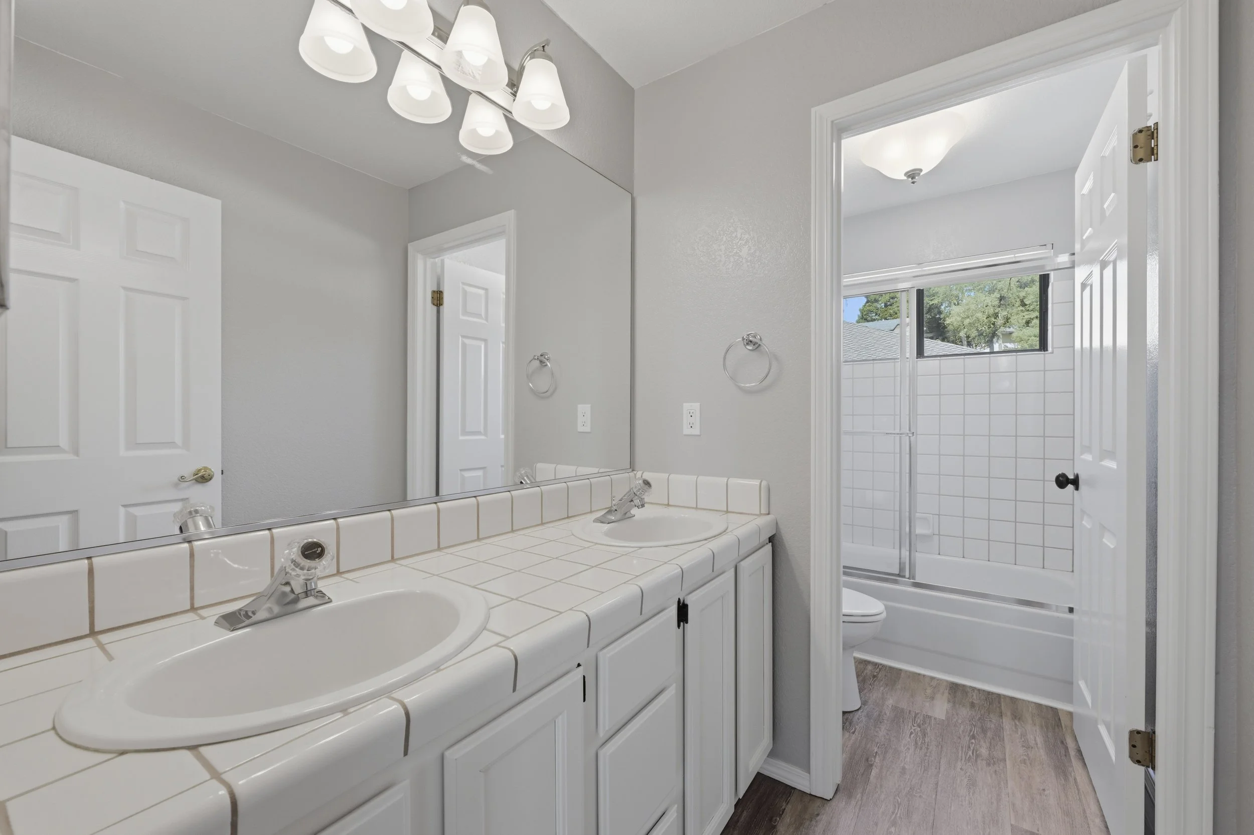 1610 Foxridge Cir 72.jpg