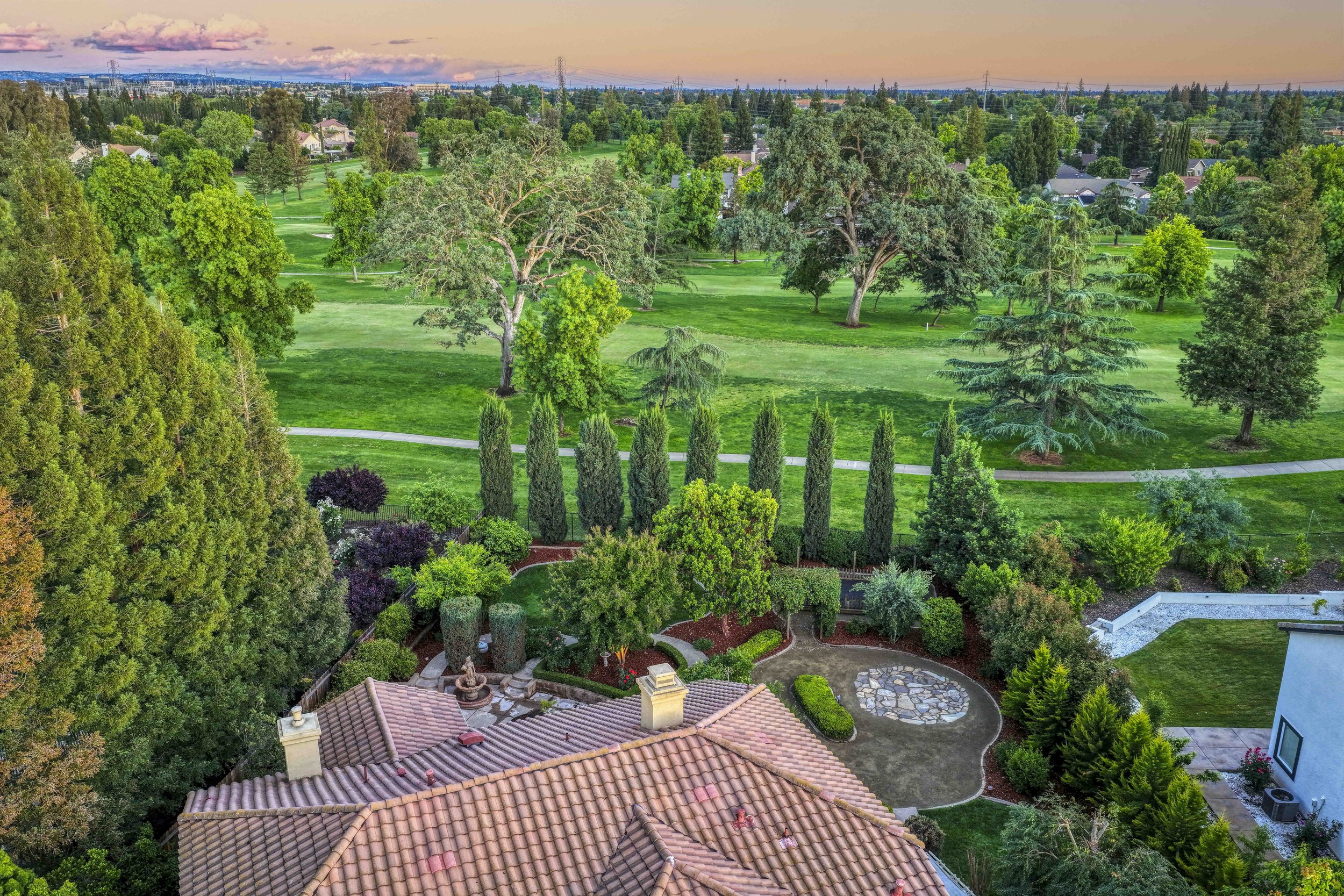 2228 Belvedere Cir - Twilight 4.jpg