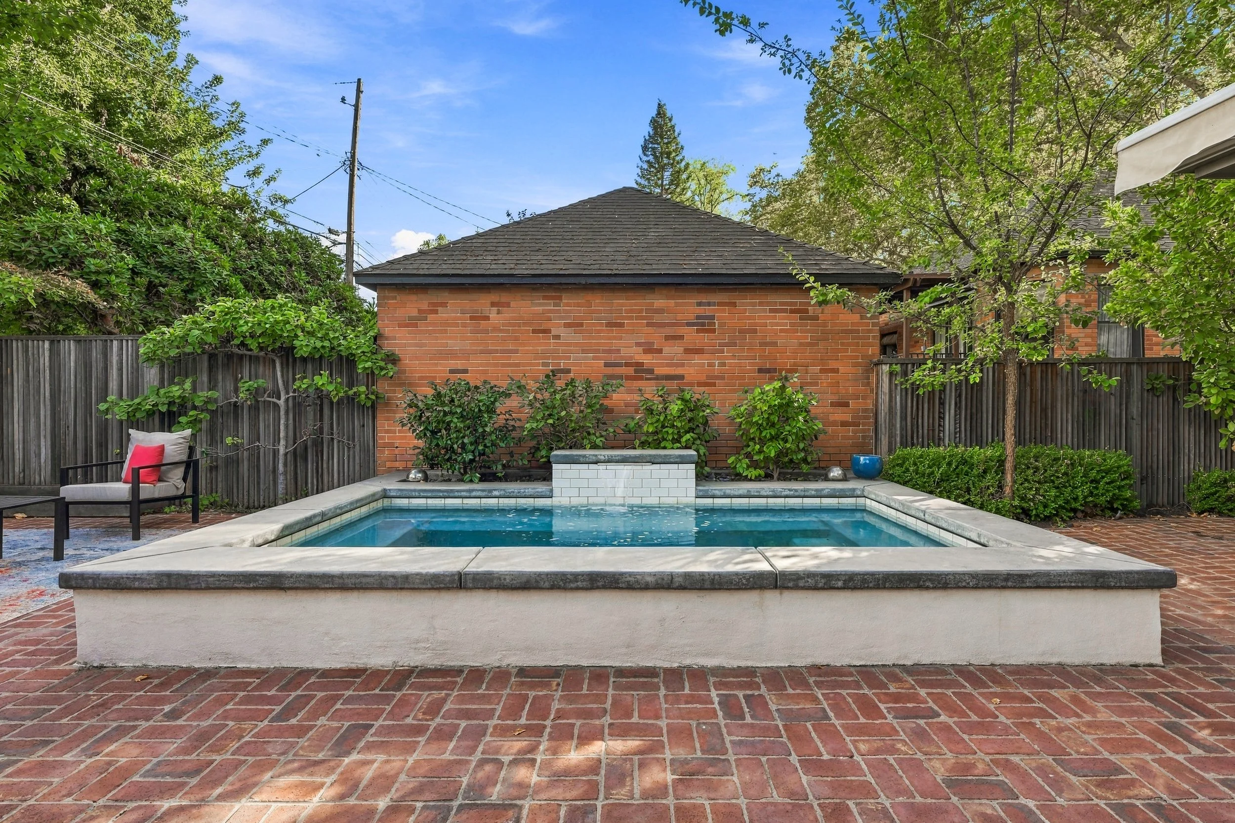 2743 Land Park Dr 47.jpg