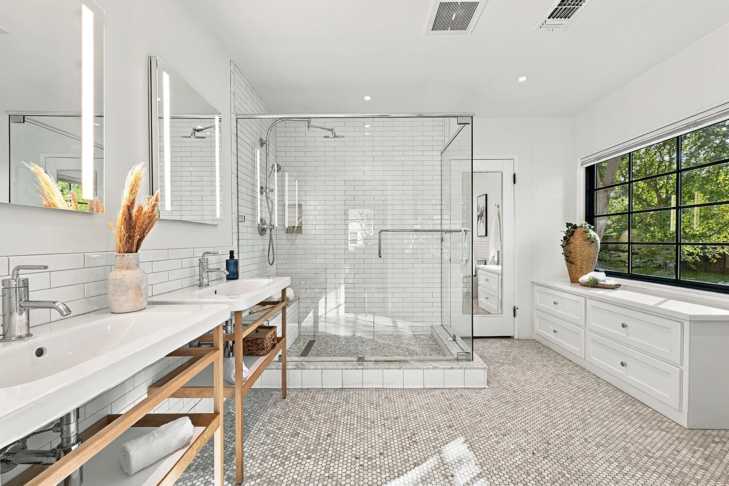2743 Land Park Dr 41.jpg