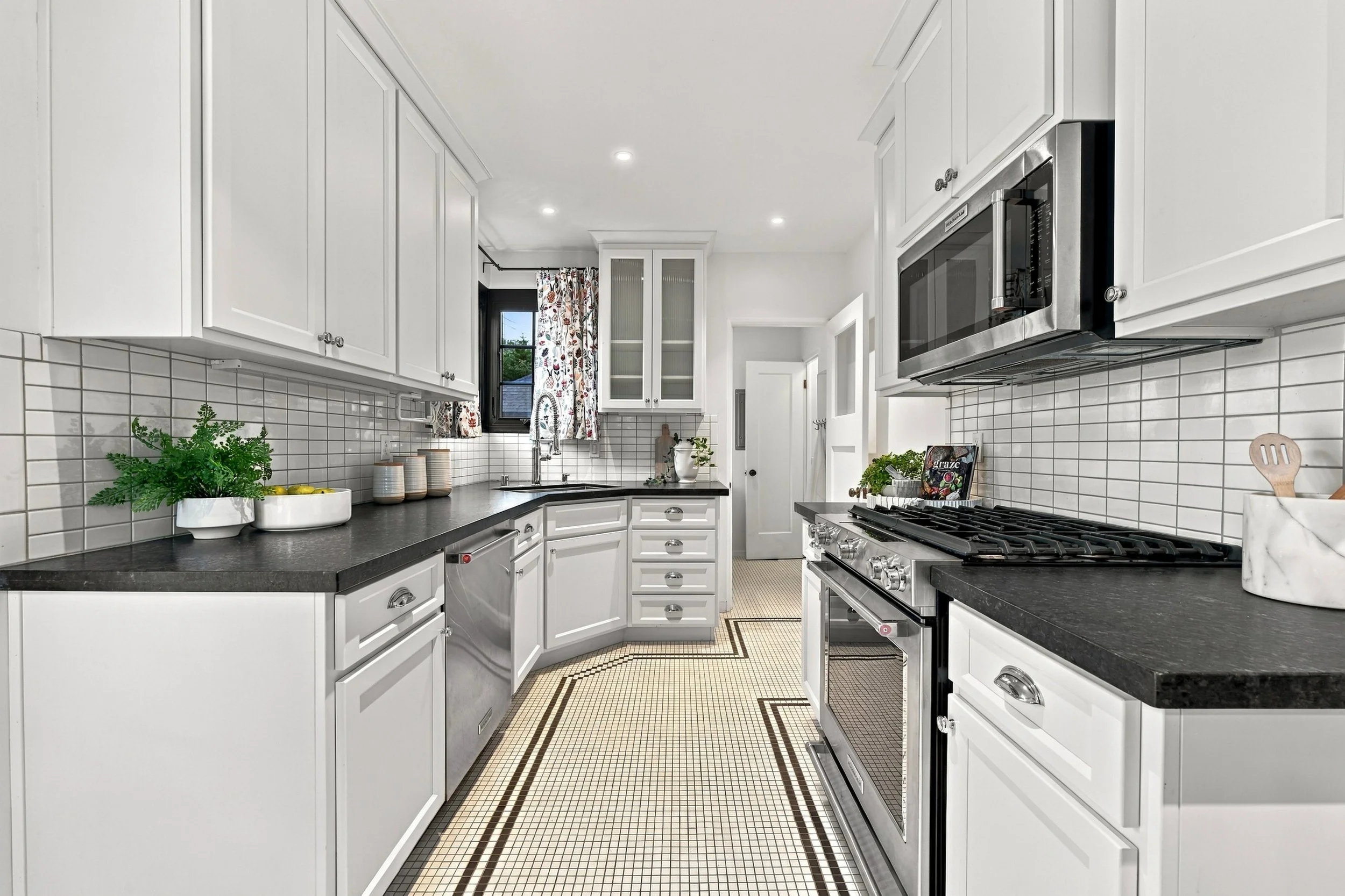 2743 Land Park Dr 63.jpg