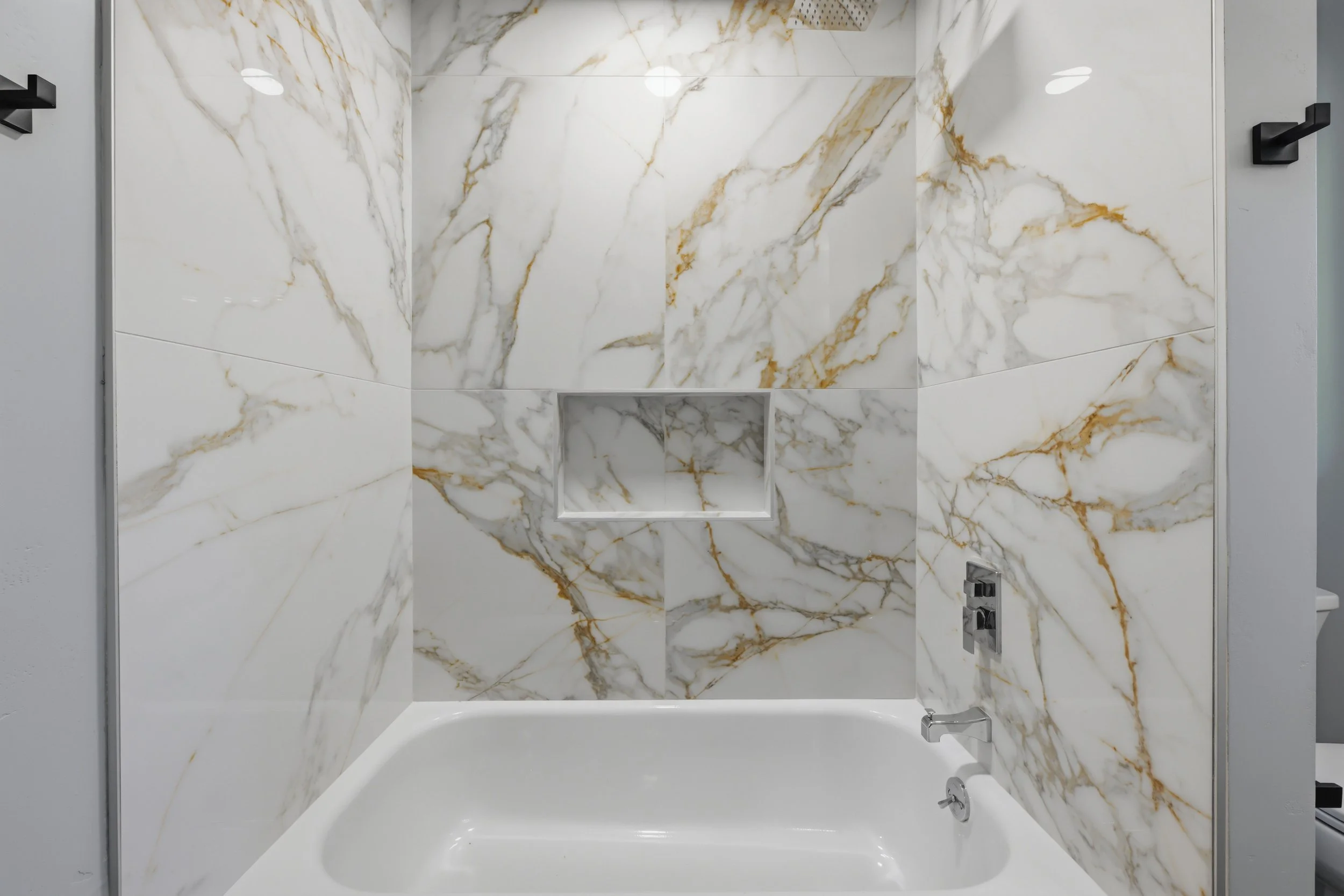 8177 N Lake Cir 48.jpg