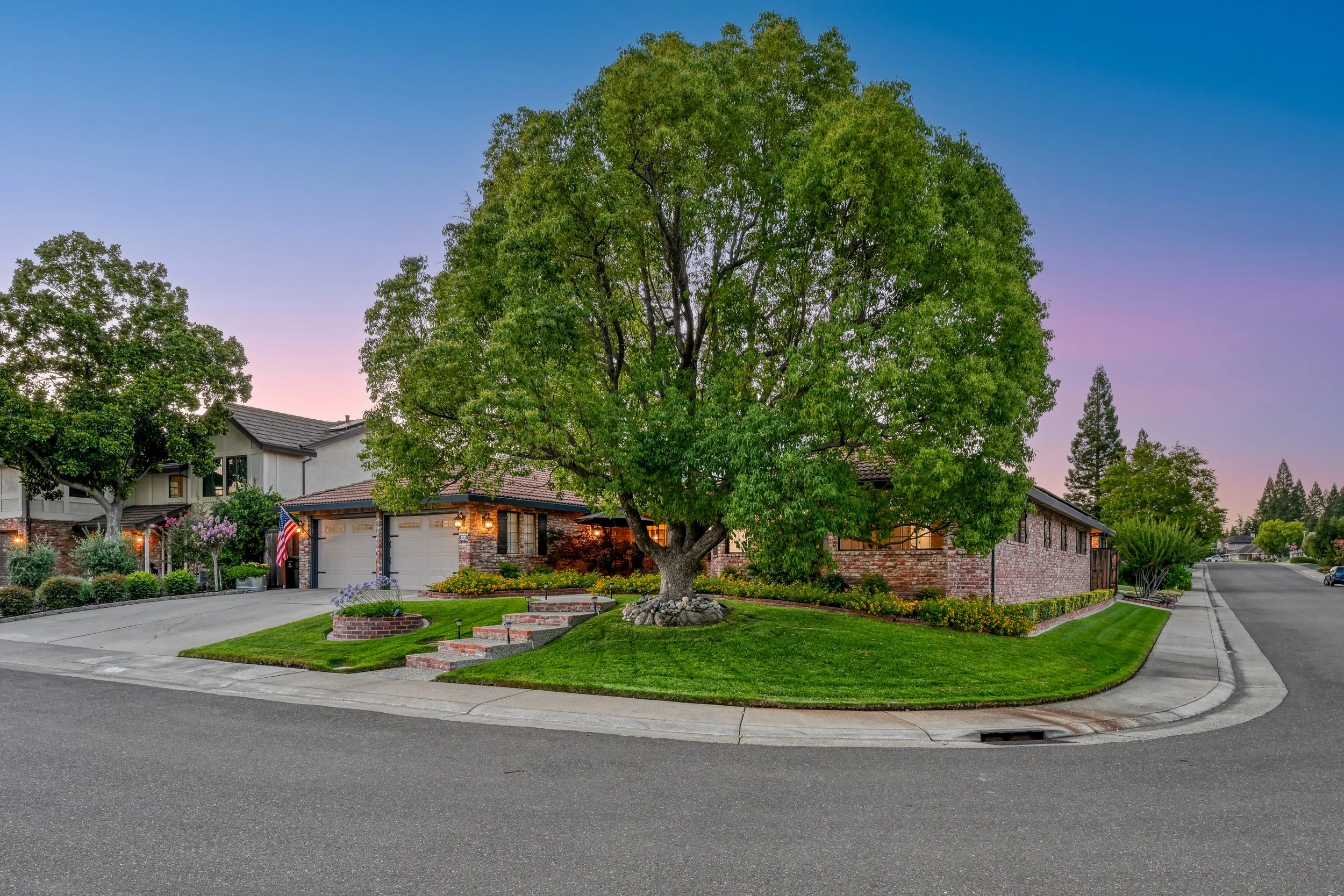 3737 Sweetwater Dr 1.jpg