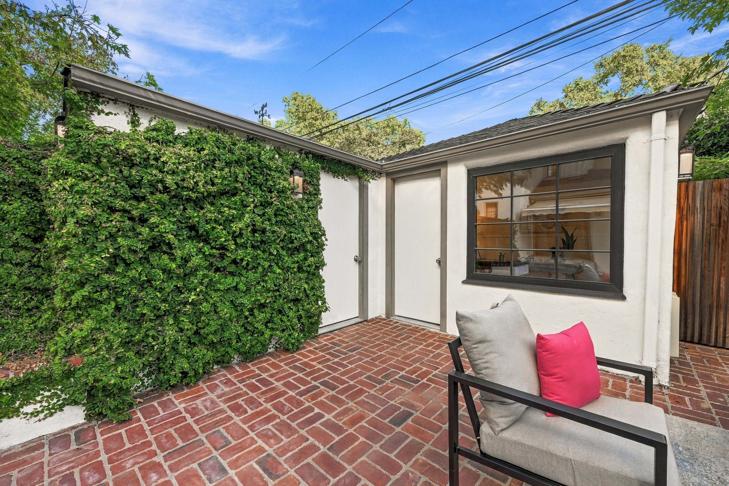 2743 Land Park Dr 49.jpg