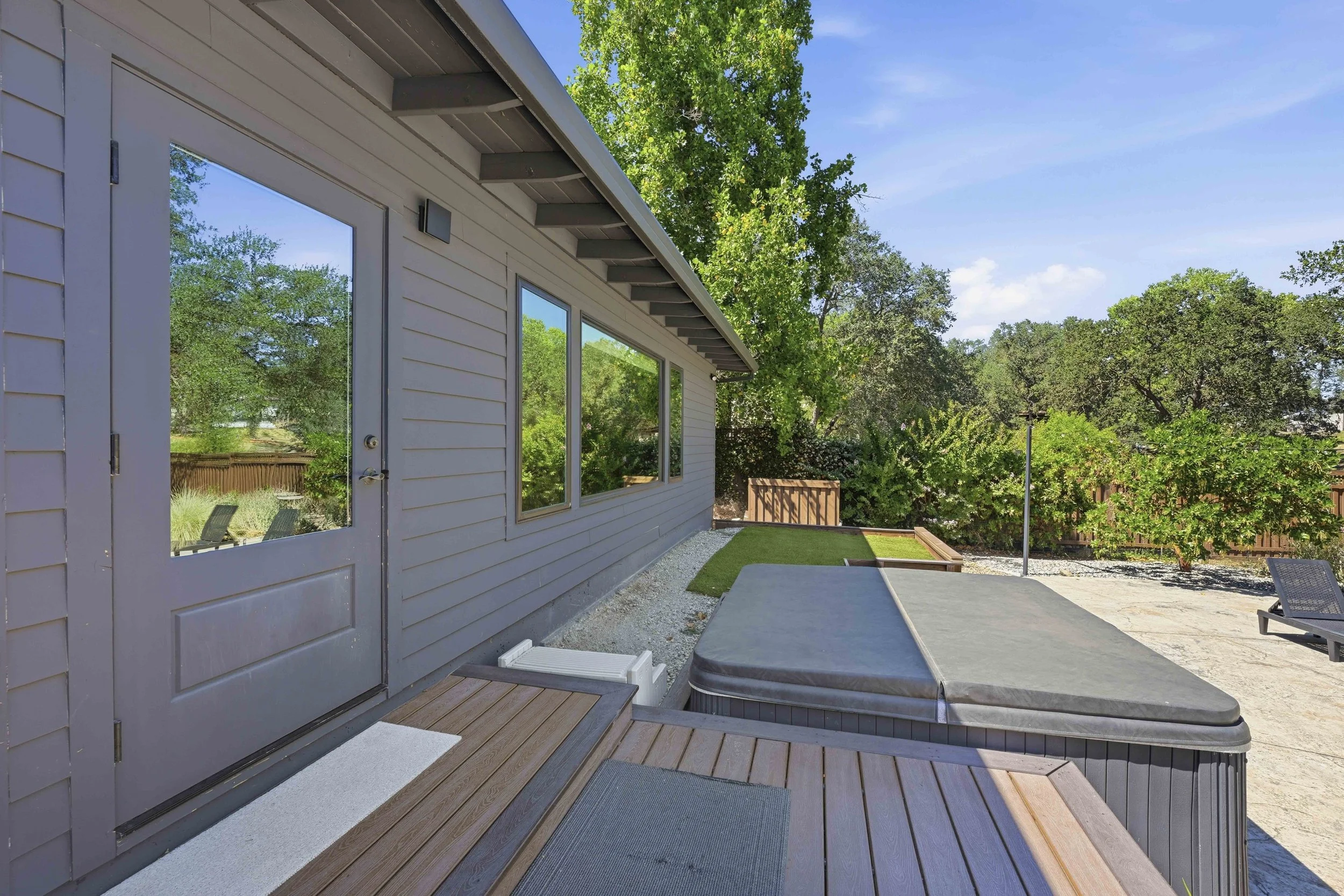 4440 Lawrence Dr _86.jpg