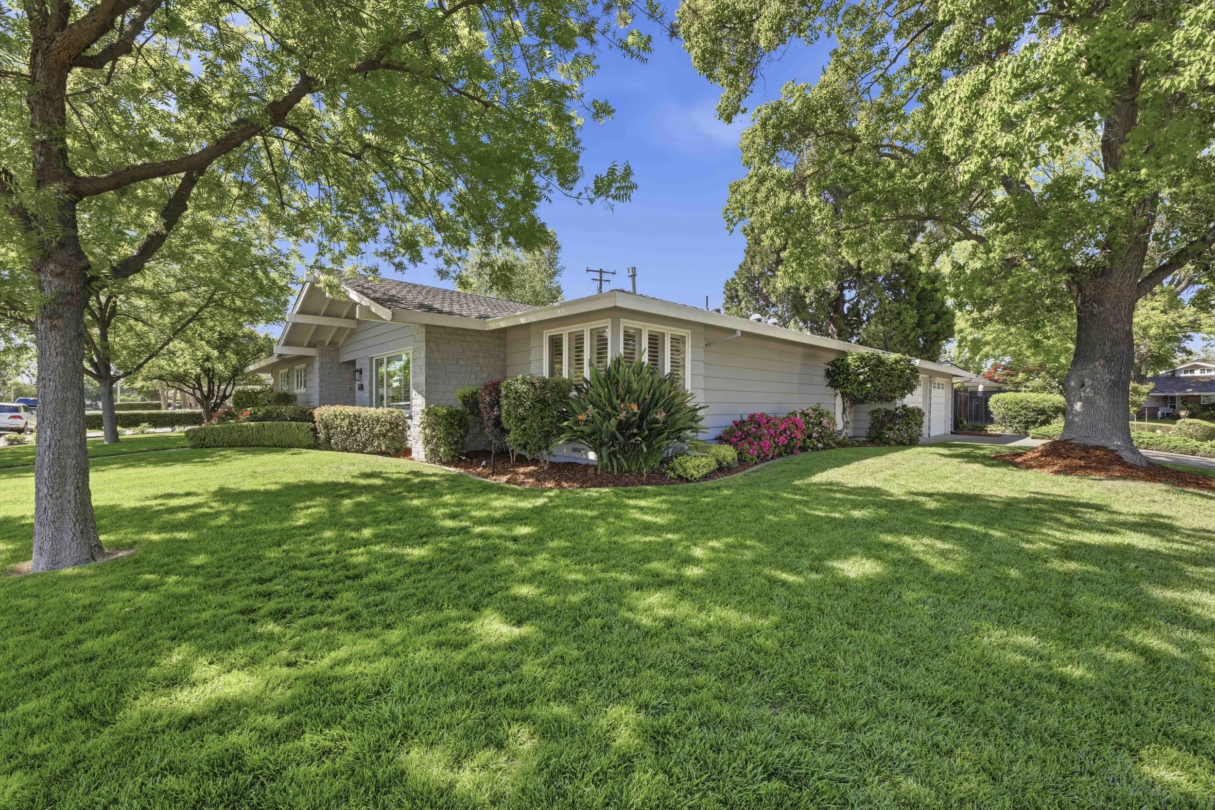 2929 Latham Dr _2.jpg