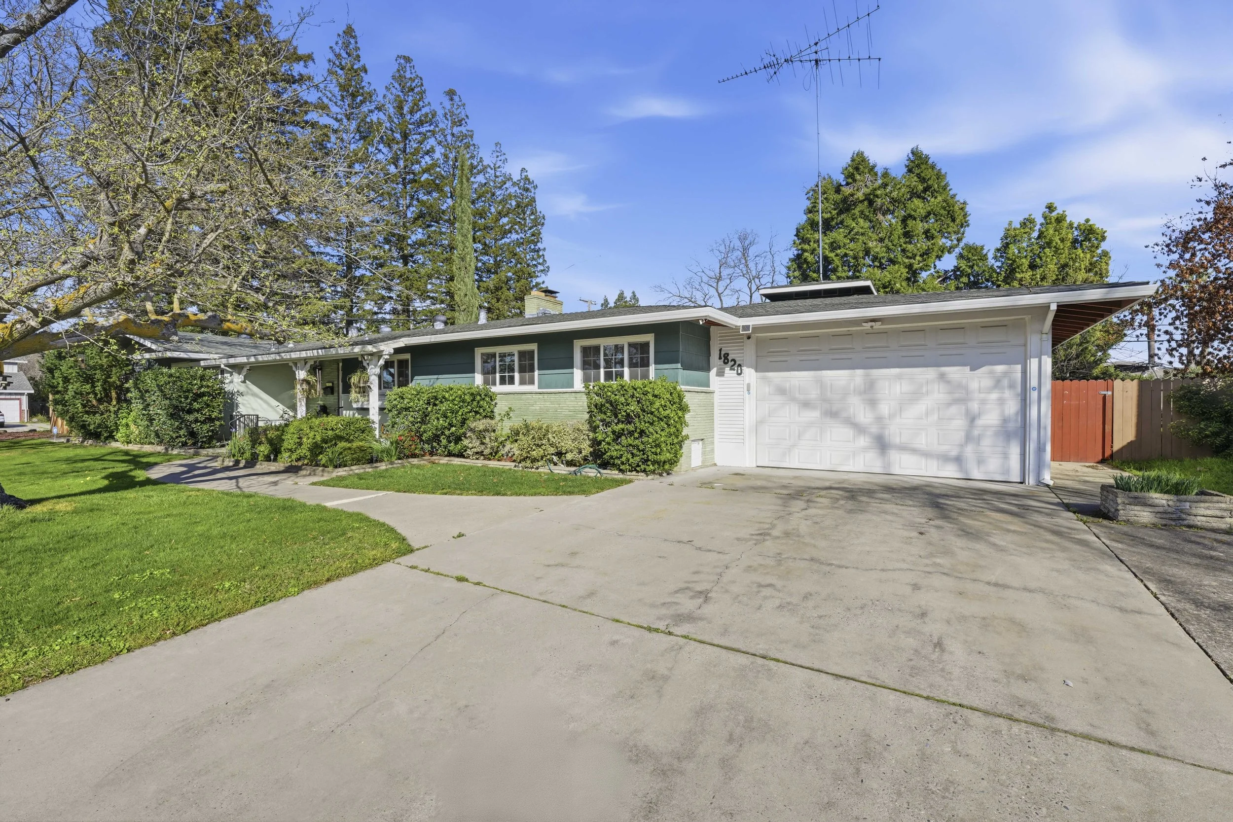 1820 Richmond St 10.jpg