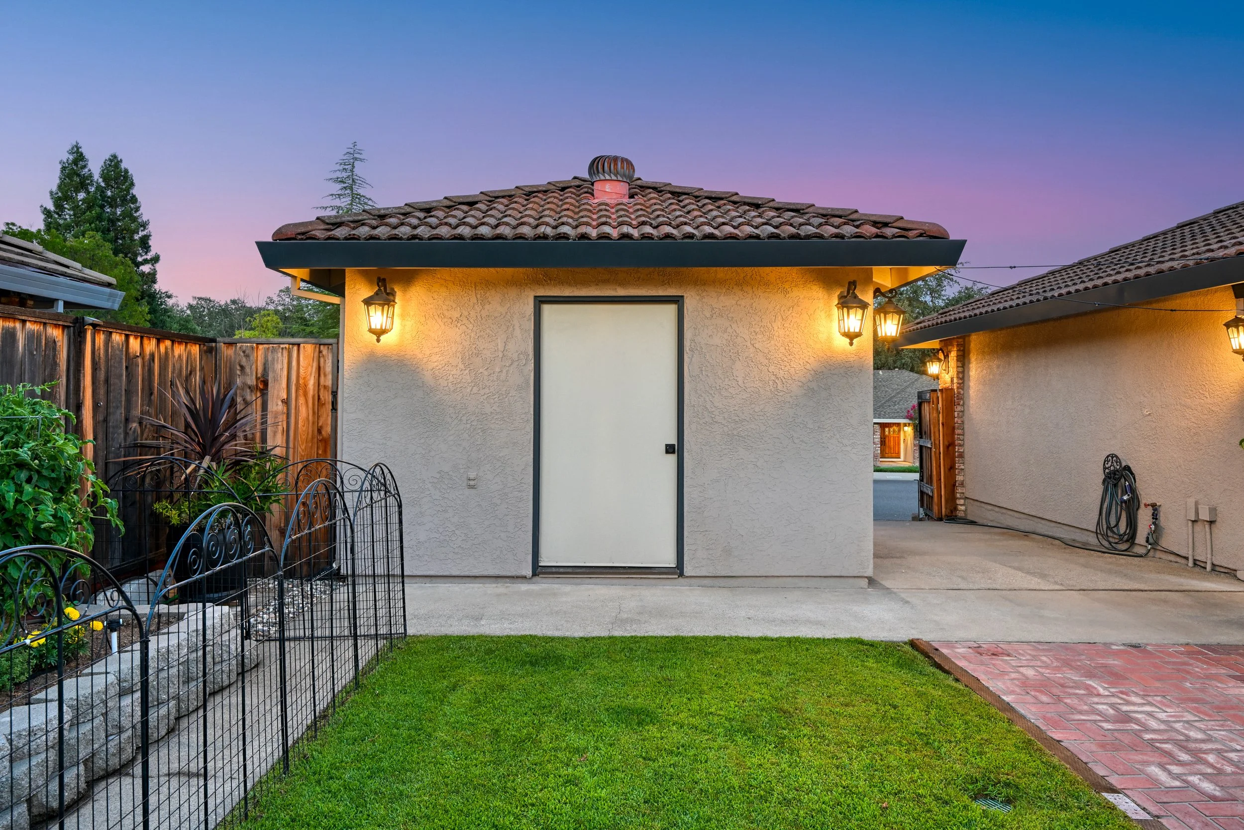 3737 Sweetwater Dr 12.jpg