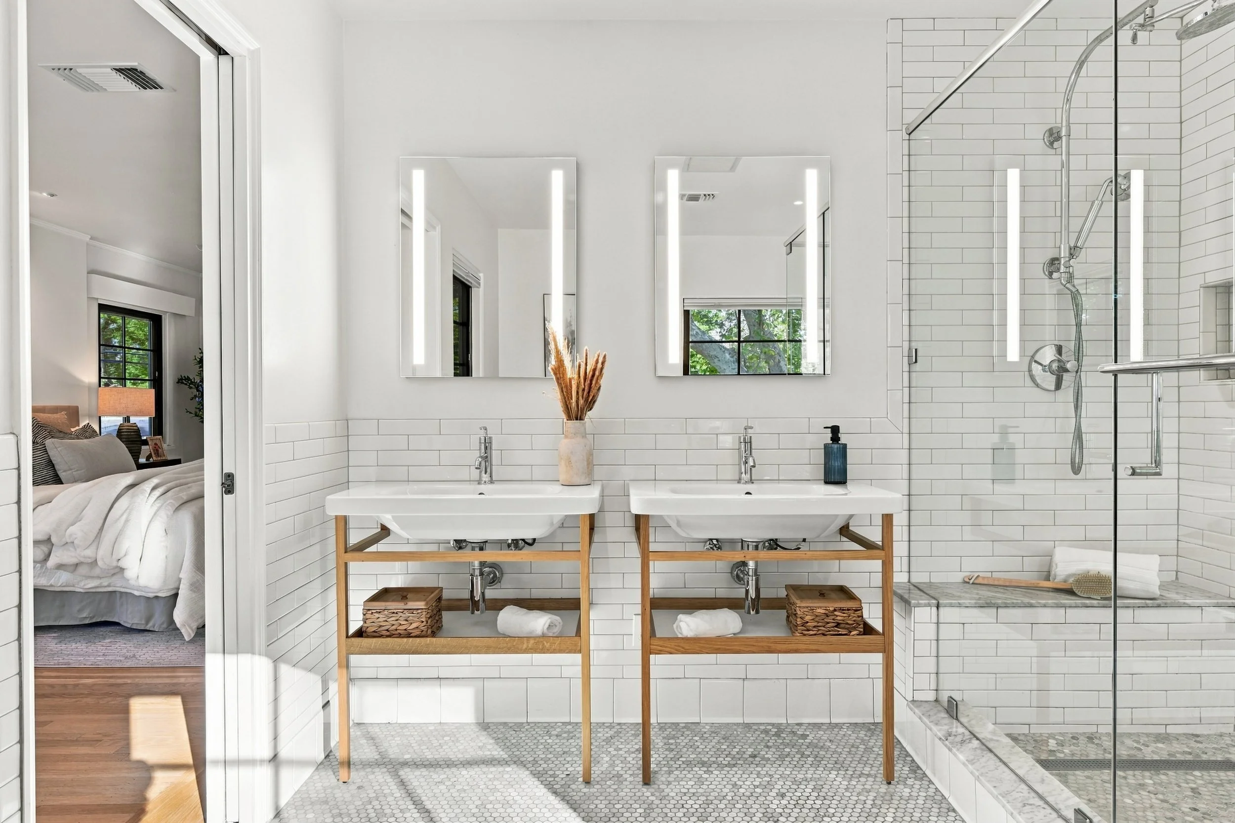 2743 Land Park Dr 42.jpg