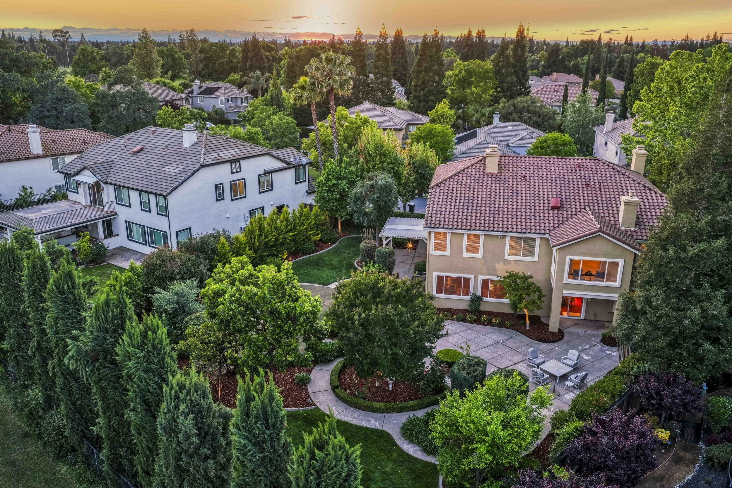 2228 Belvedere Cir - Twilight 8.jpg