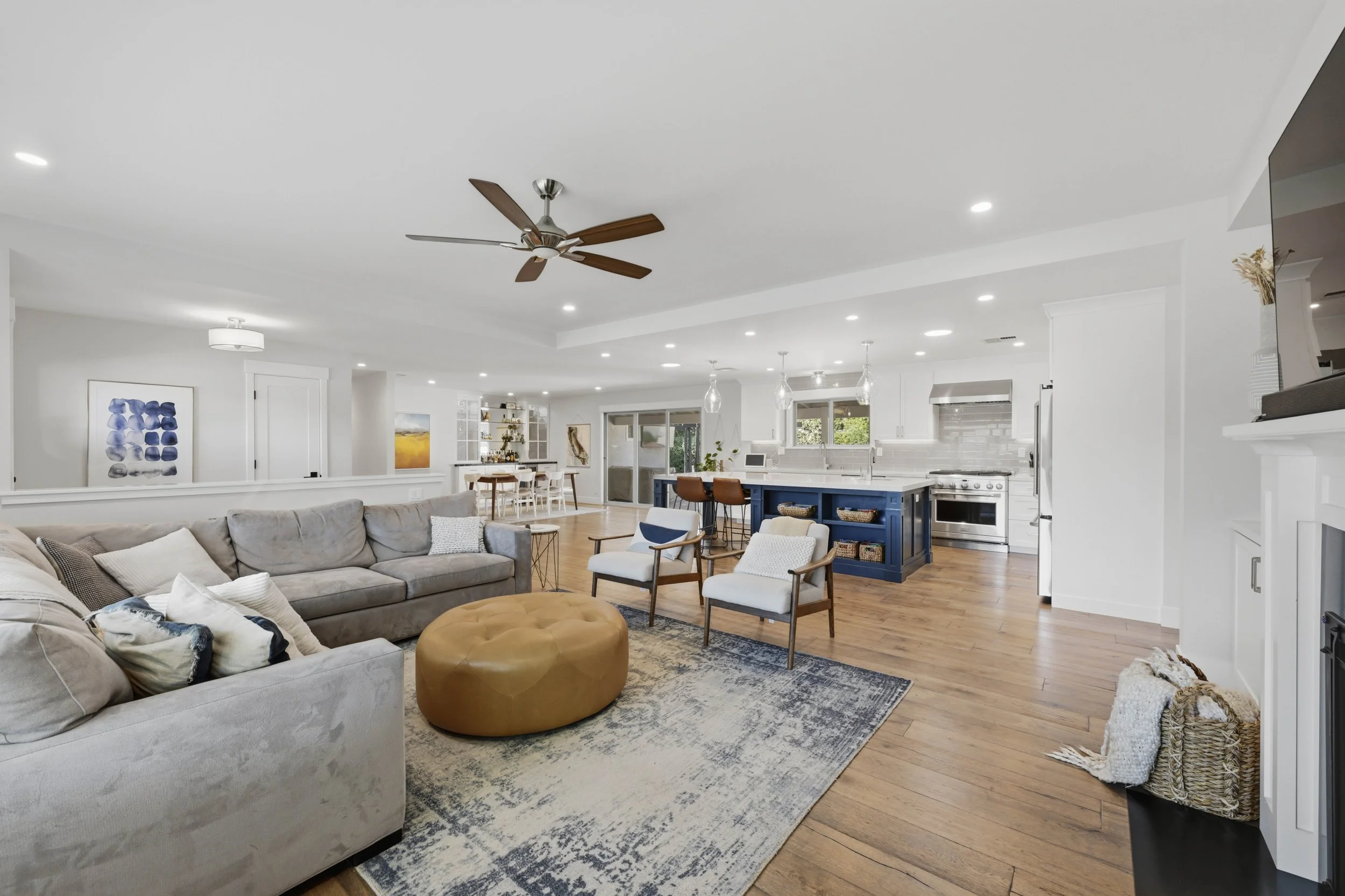 2929 Latham Dr _13.jpg