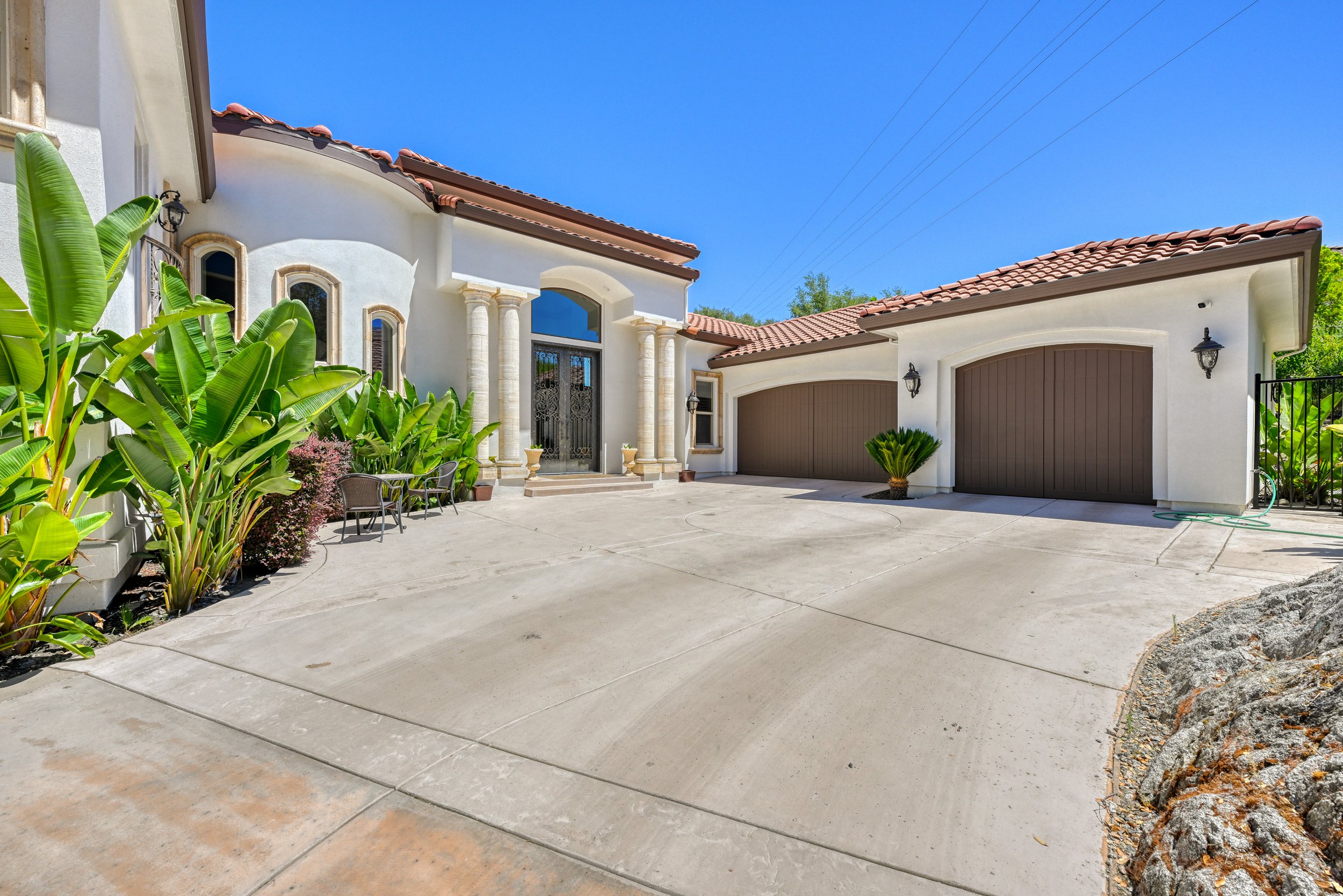 5645 Los Posas Way 15.jpg