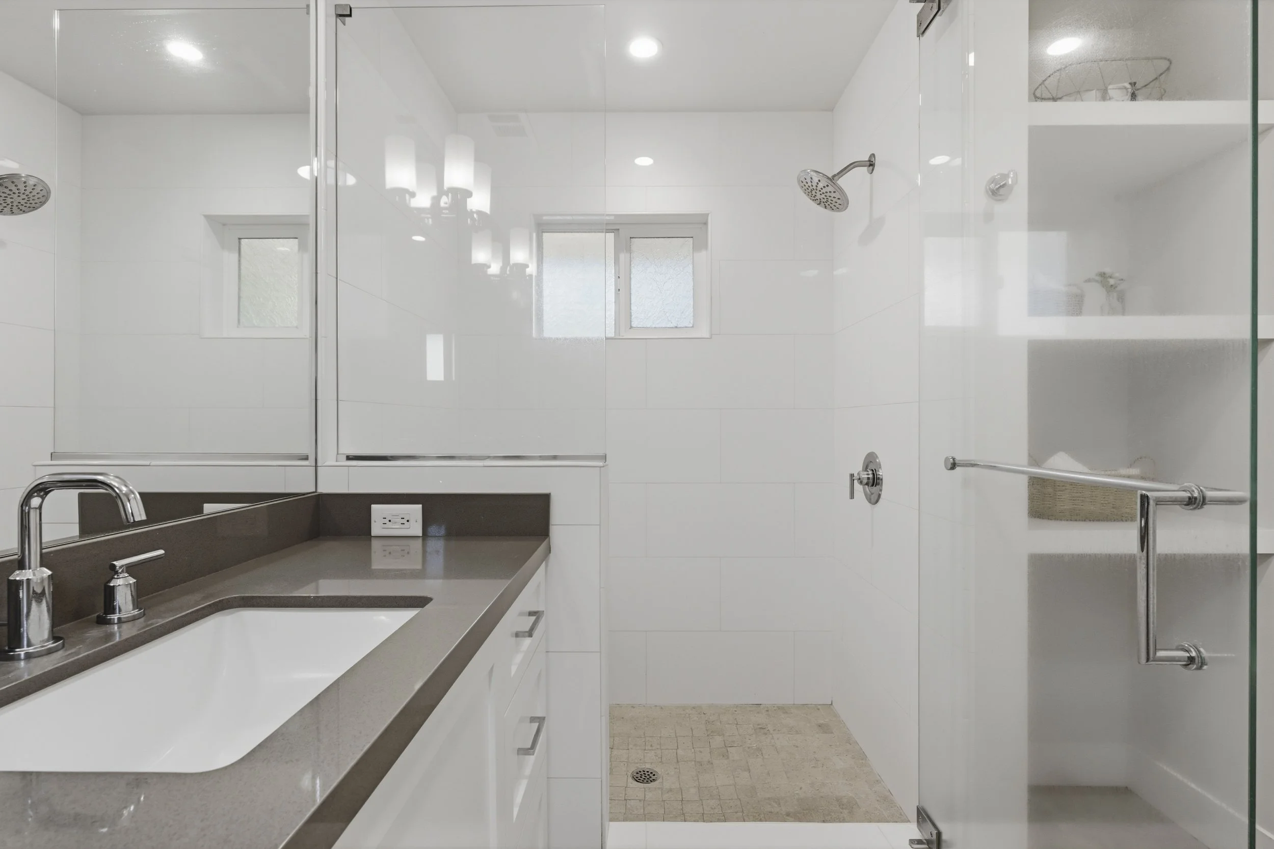 2929 Latham Dr _40.jpg