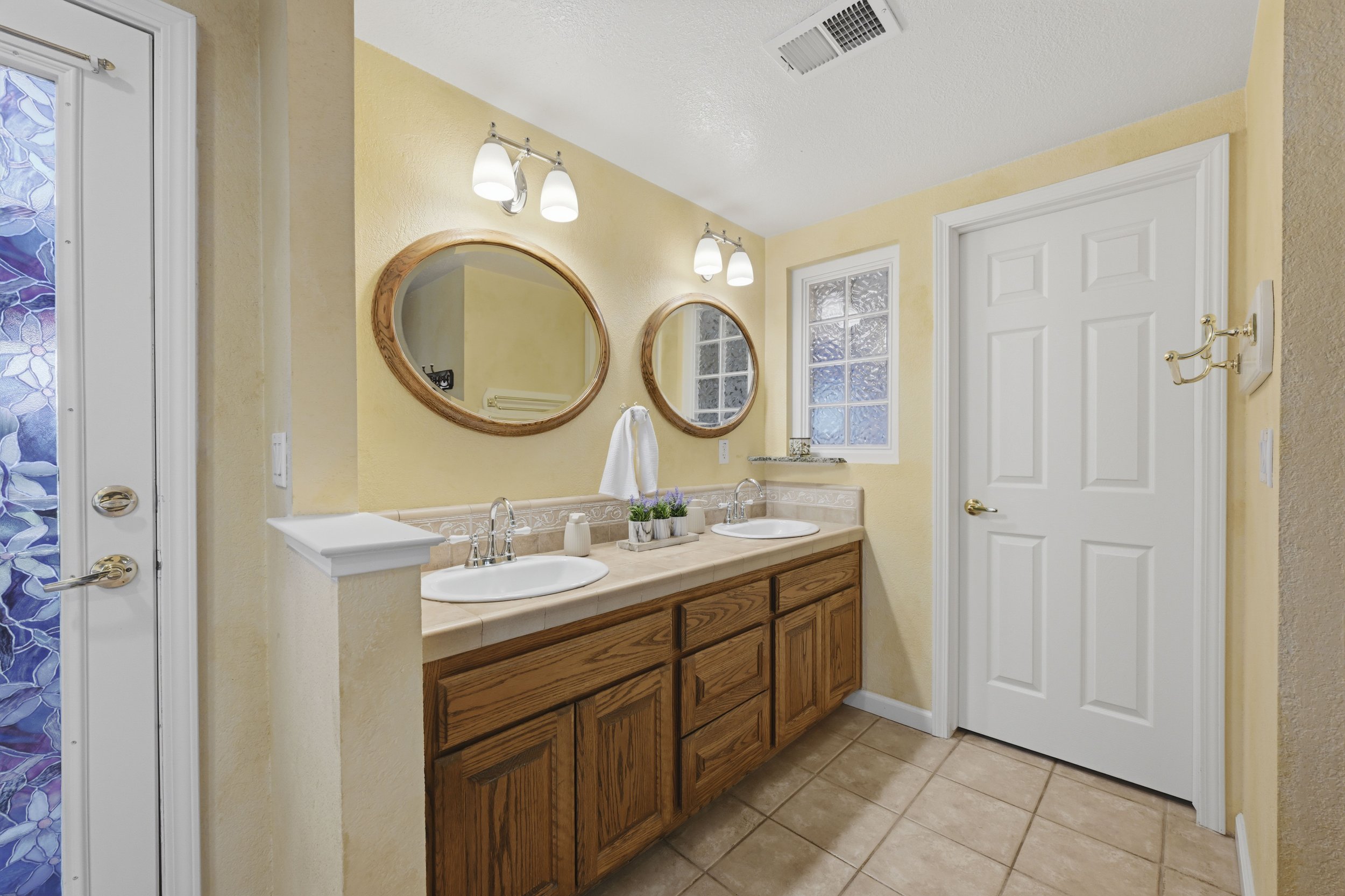 9240 Rock Springs Rd _128.jpg