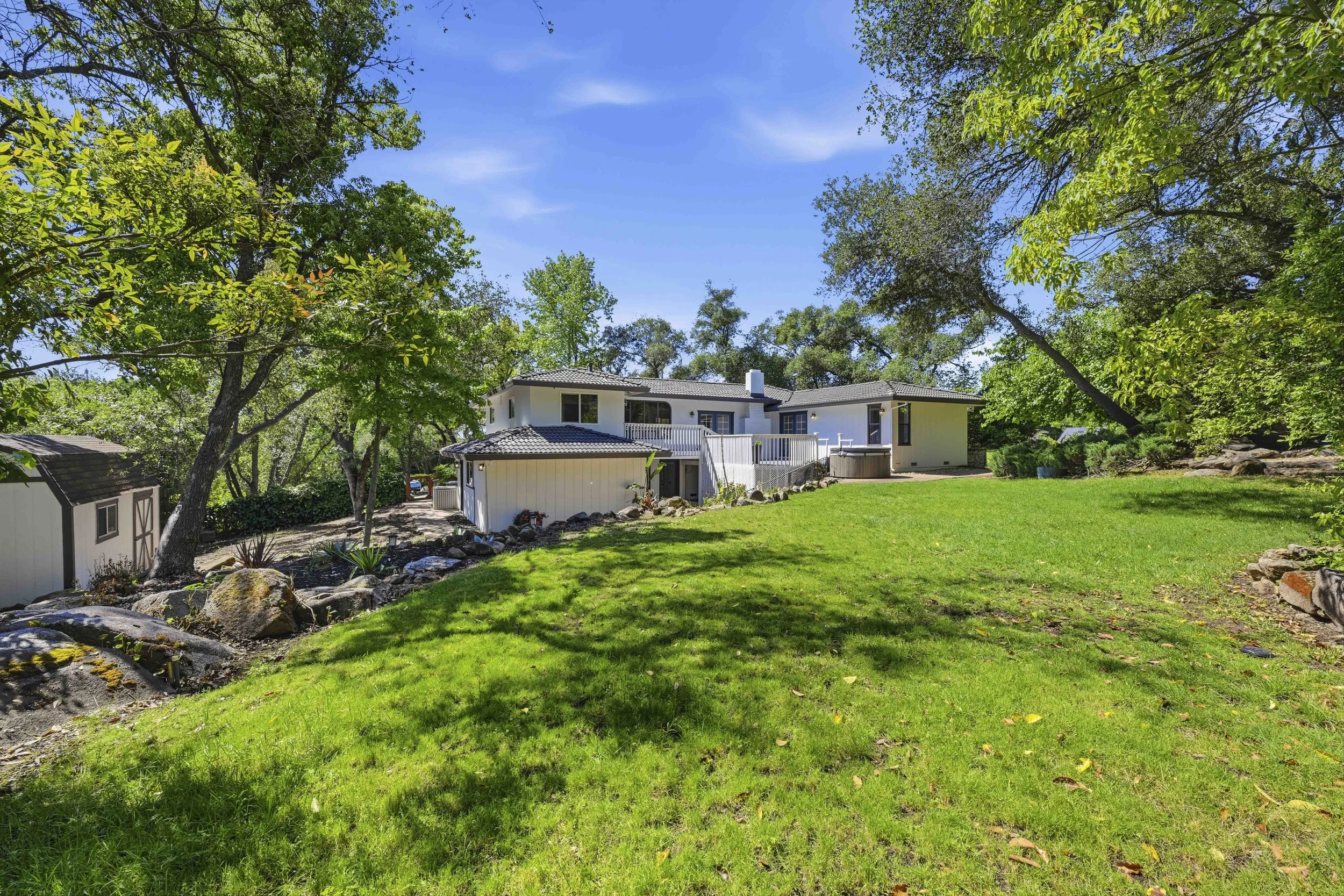 8177 N Lake Cir 15.jpg