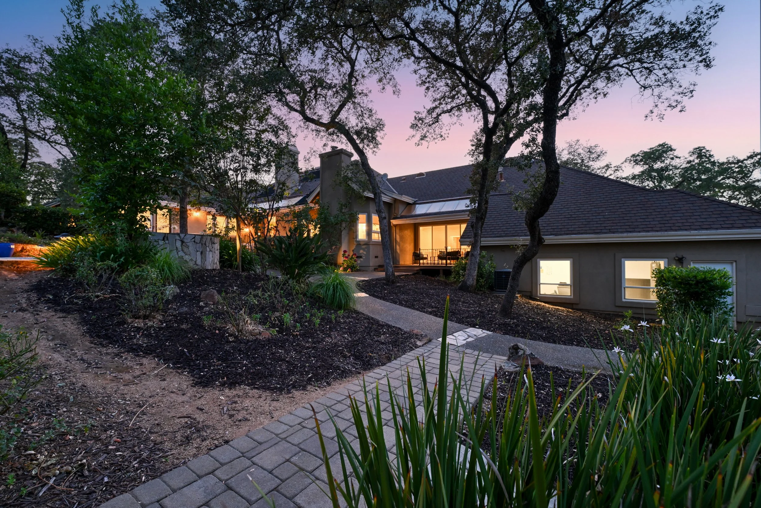 1194 Shetland Way - 29.jpg