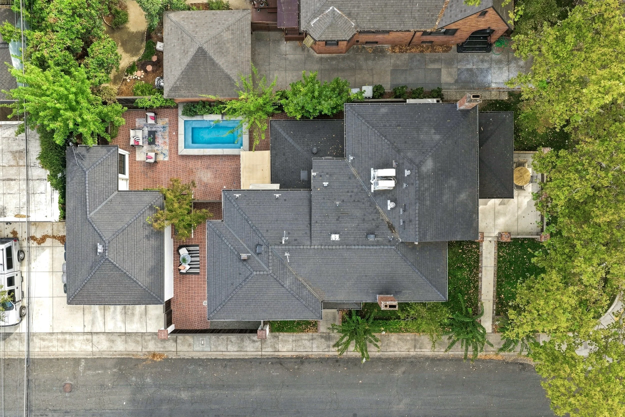 2743 Land Park Dr 6.jpg