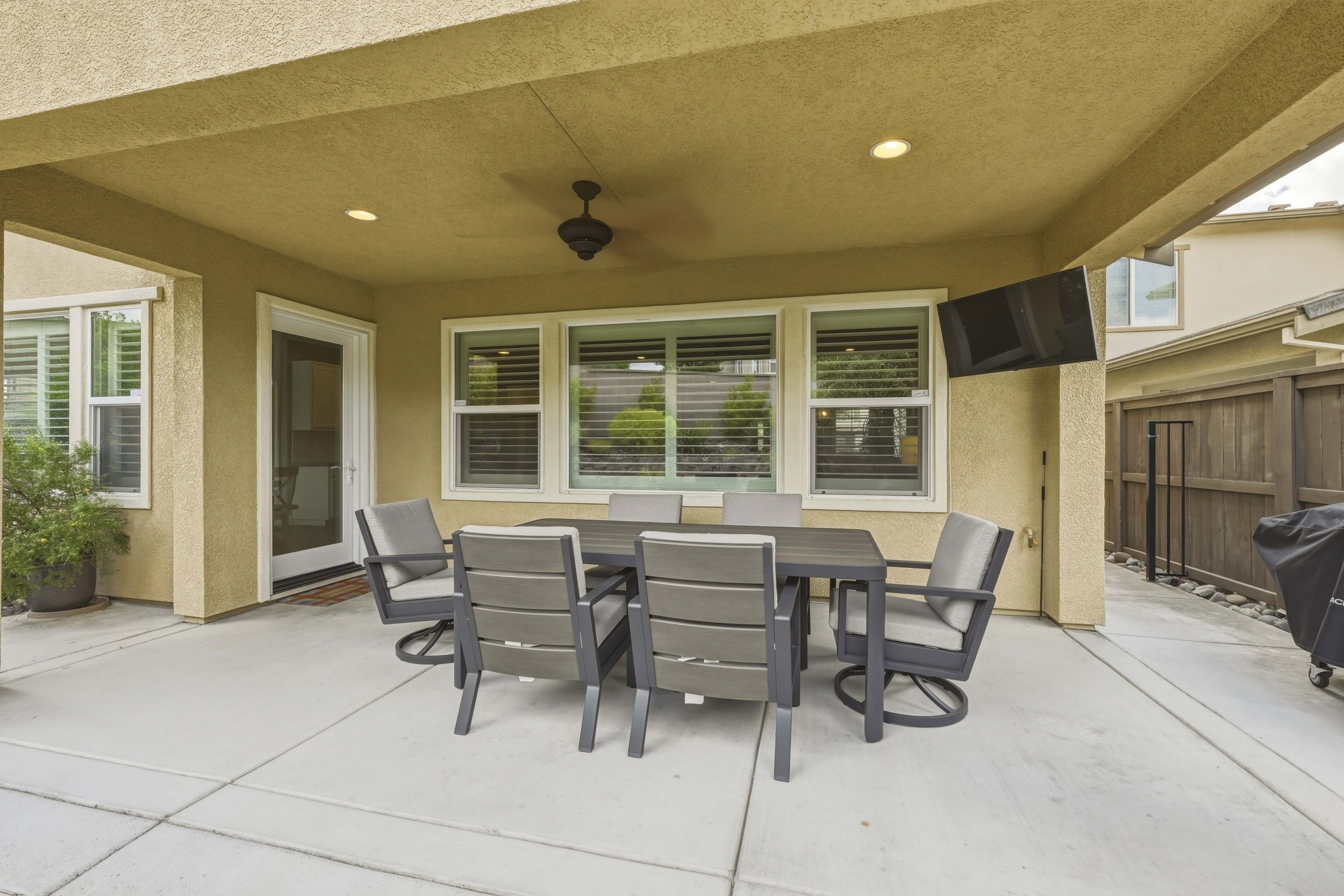 895 Calico Dr 90.jpg