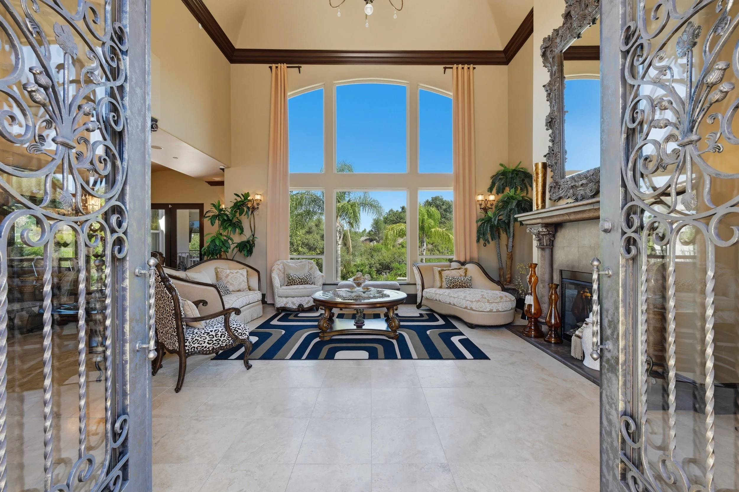 5645 Los Posas Way 19.jpg