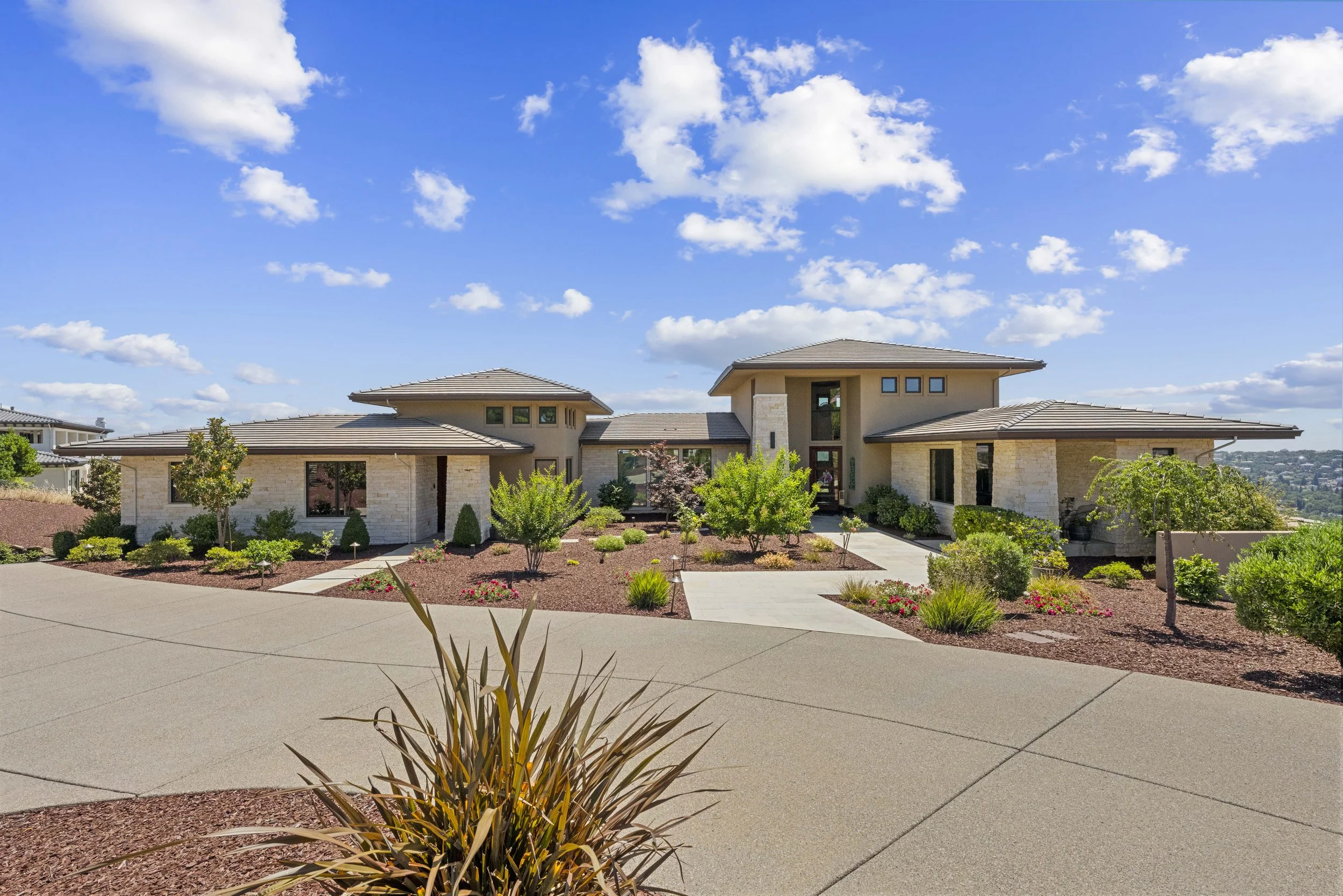 4374 Berkwood Ct 2.jpg