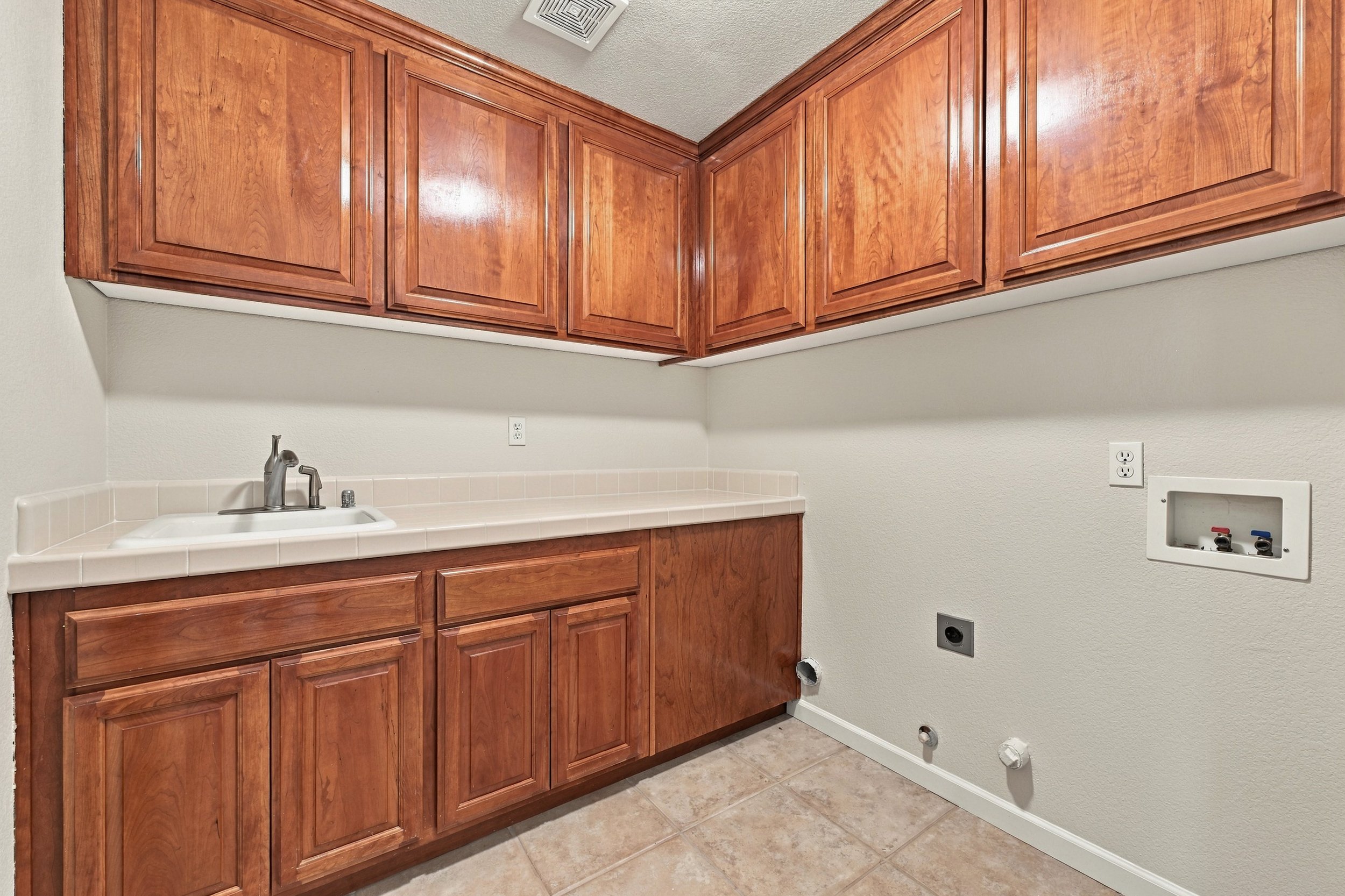 2605 Mariella Dr 61.jpg