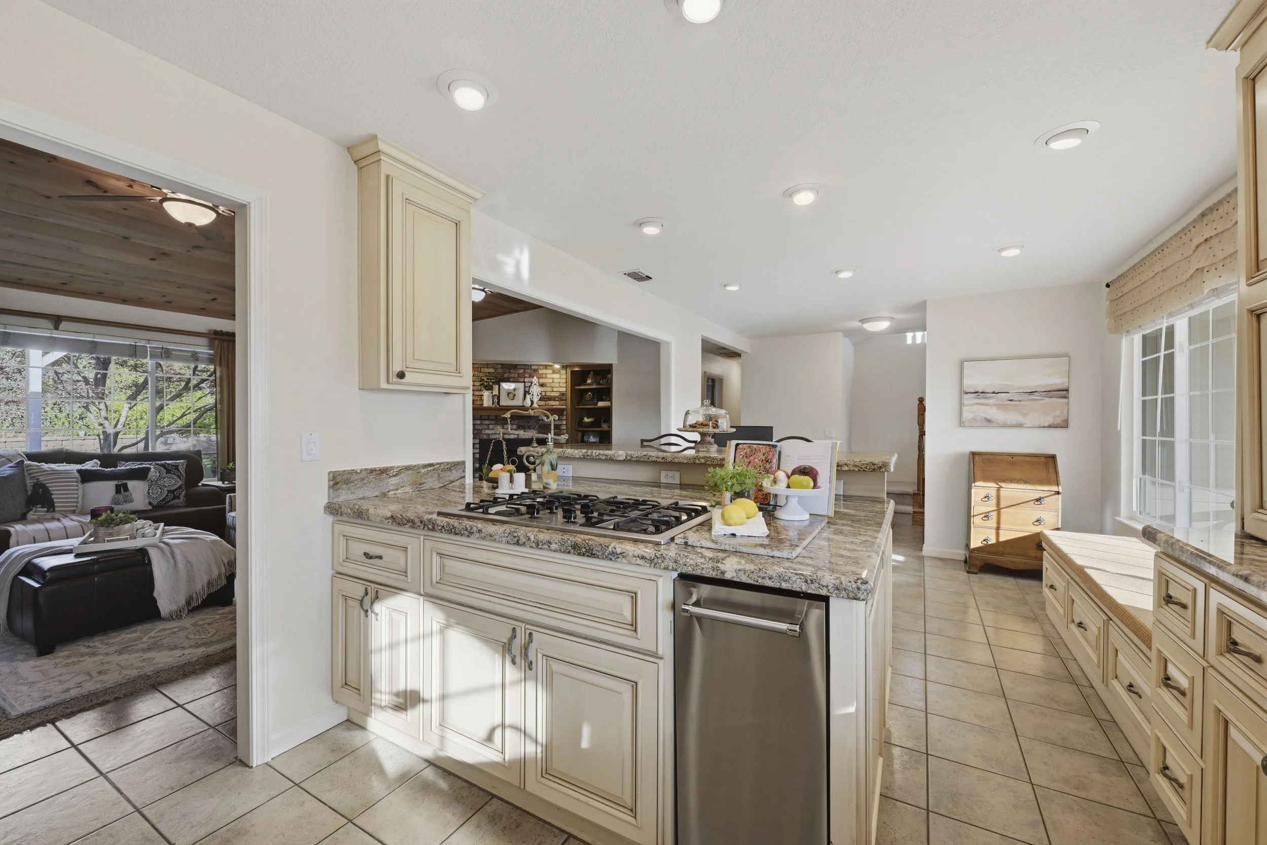 9240 Rock Springs Rd _113.jpg