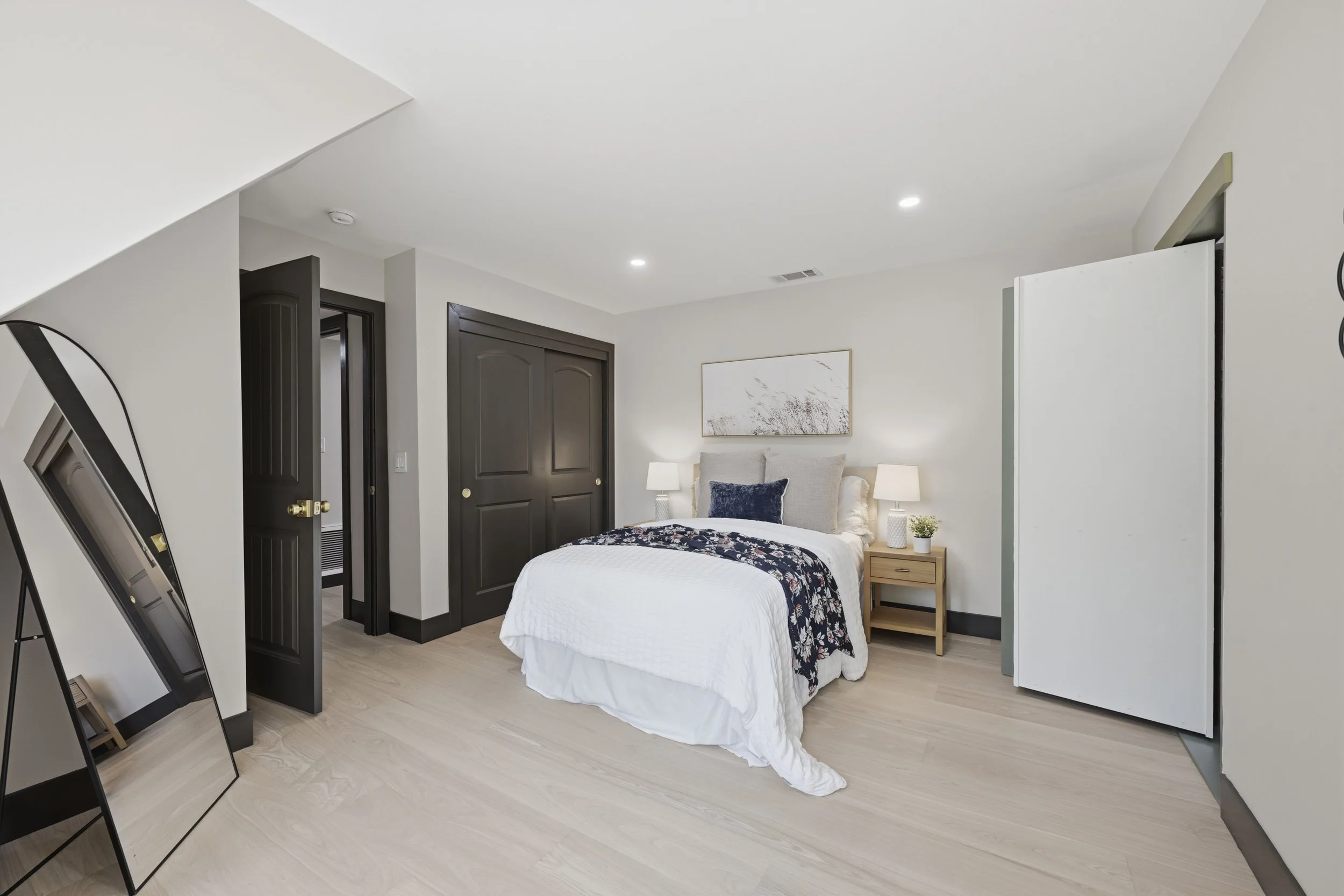 9815 Mira Del Rio Dr 112.jpg
